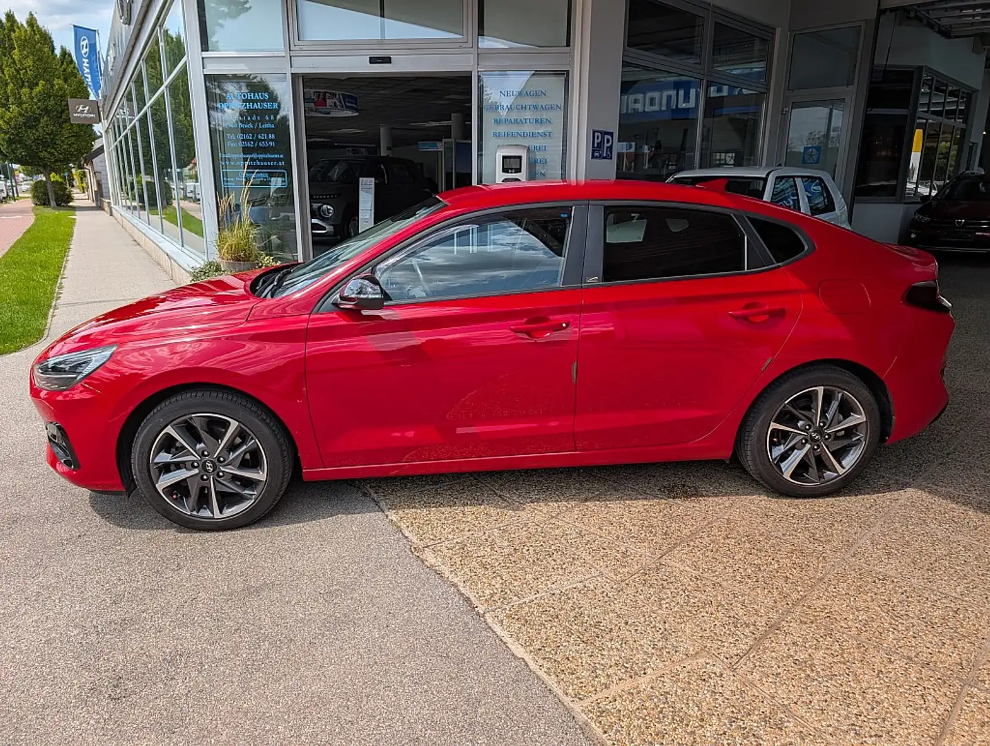 Hyundai i30 Fastback 1,0 T-GDi Trend Line Rot - 2