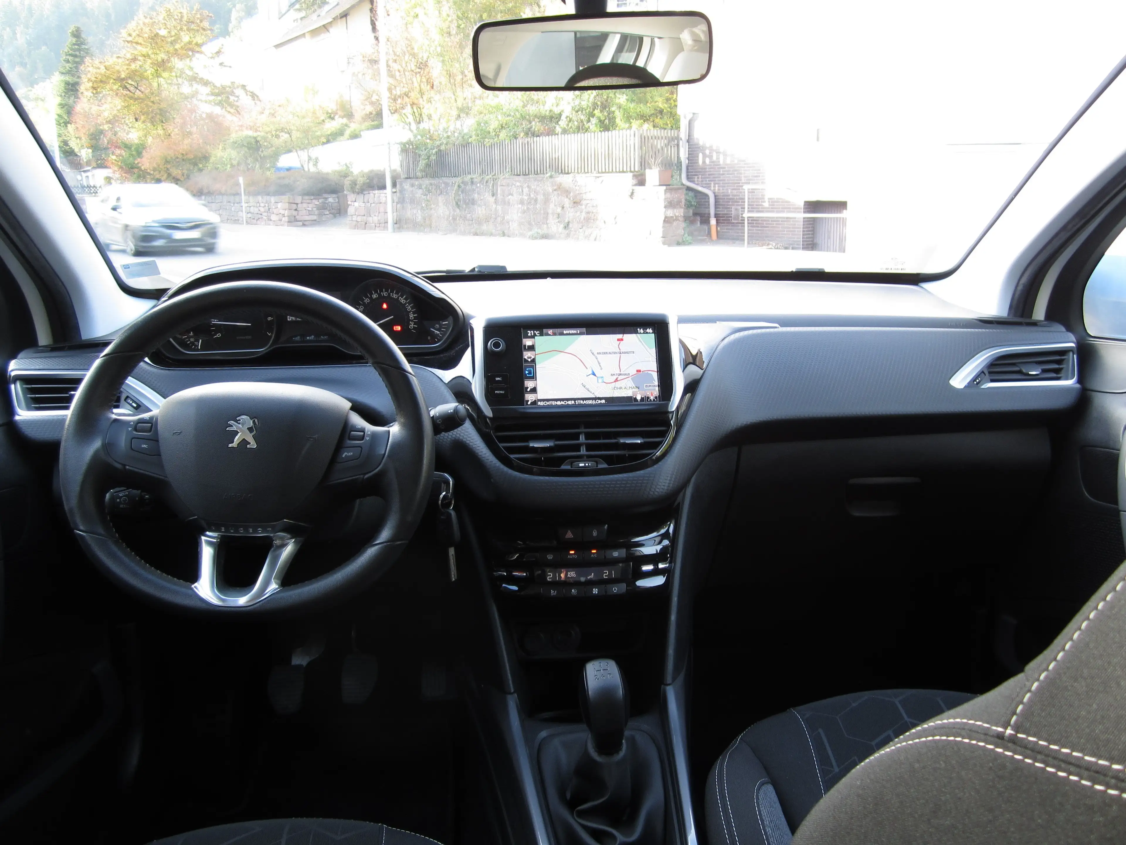 Peugeot 2008 Active 110 — photo 11