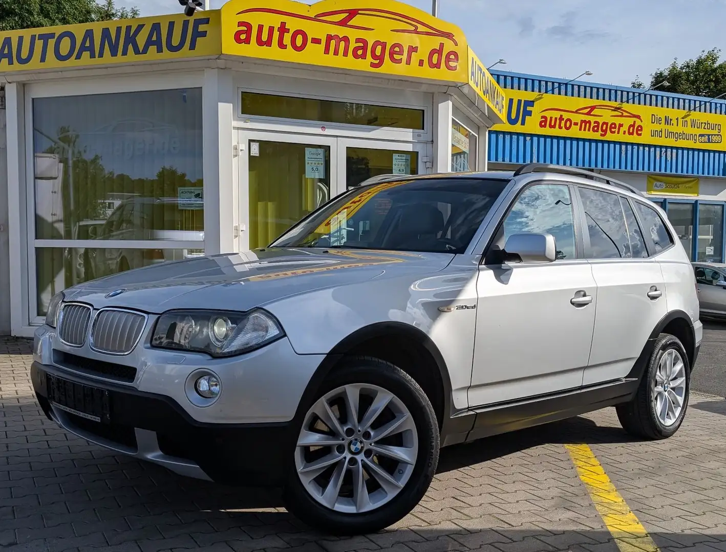 BMW X3 3.0sd xDrive*Temp*Pano*AHK*XEN*2xPdc*Navi*TÜV Argent - 1
