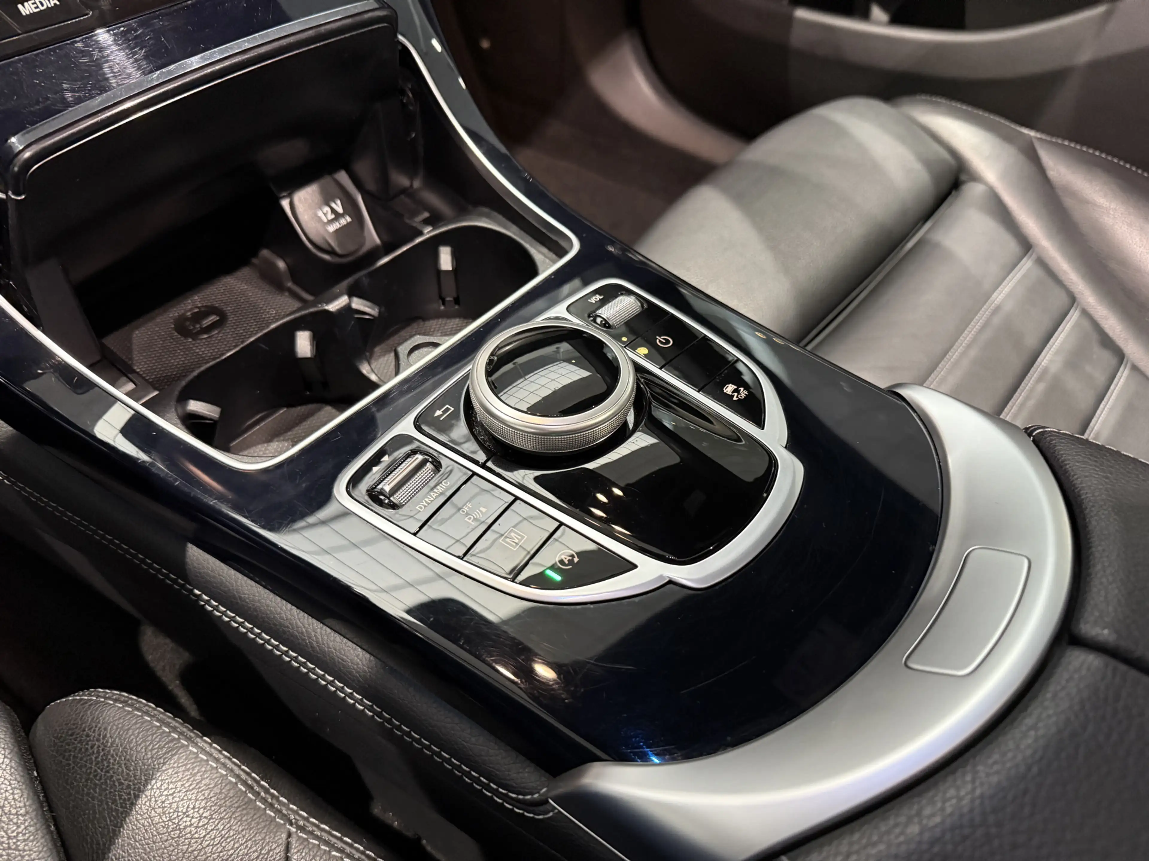 Mercedes-Benz GLC 250 Coupé 4MATIC, Schuifdak, Trekhaak, Leder, 20" — photo 18