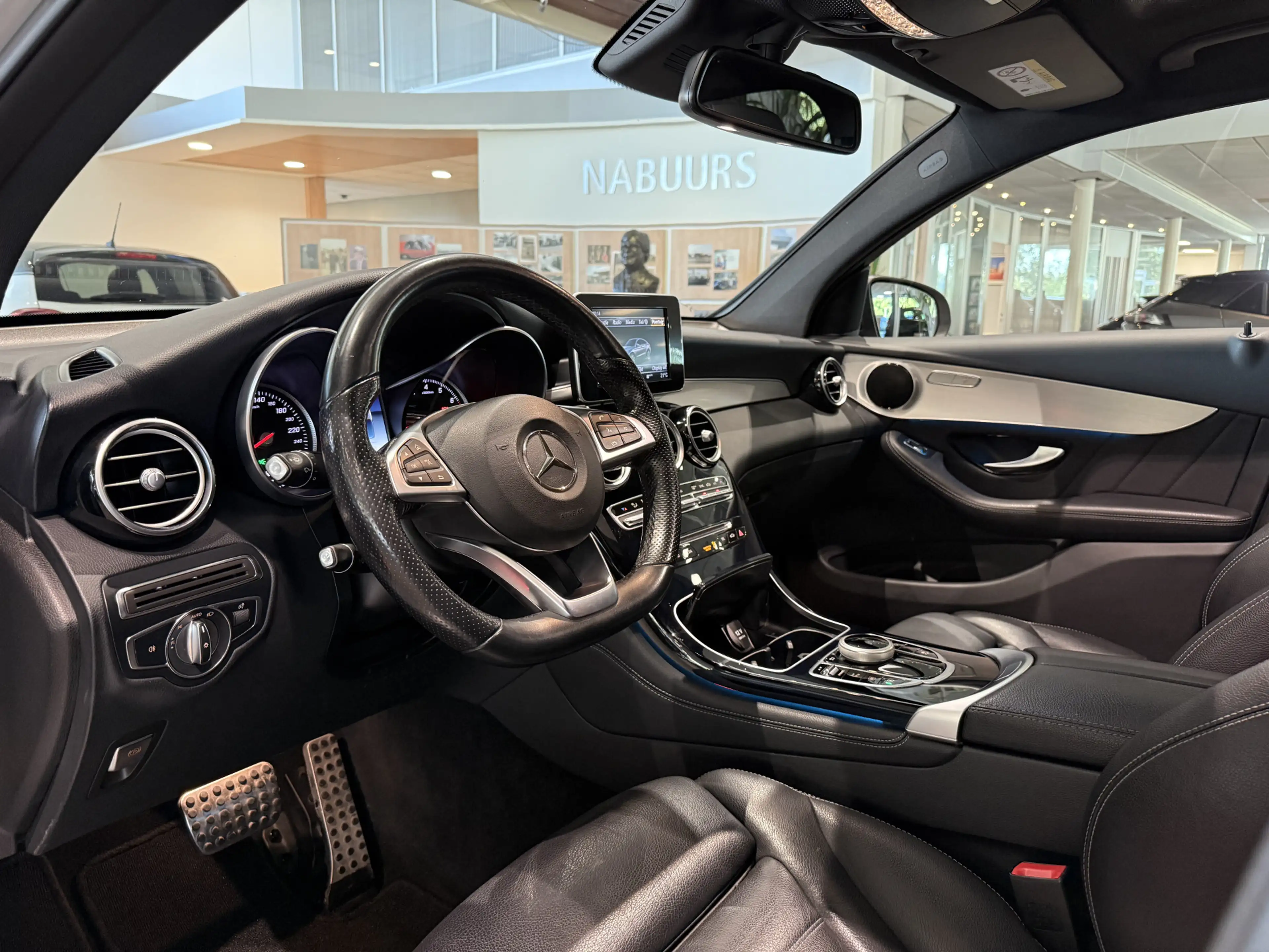Mercedes-Benz GLC 250 Coupé 4MATIC, Schuifdak, Trekhaak, Leder, 20" — photo 2