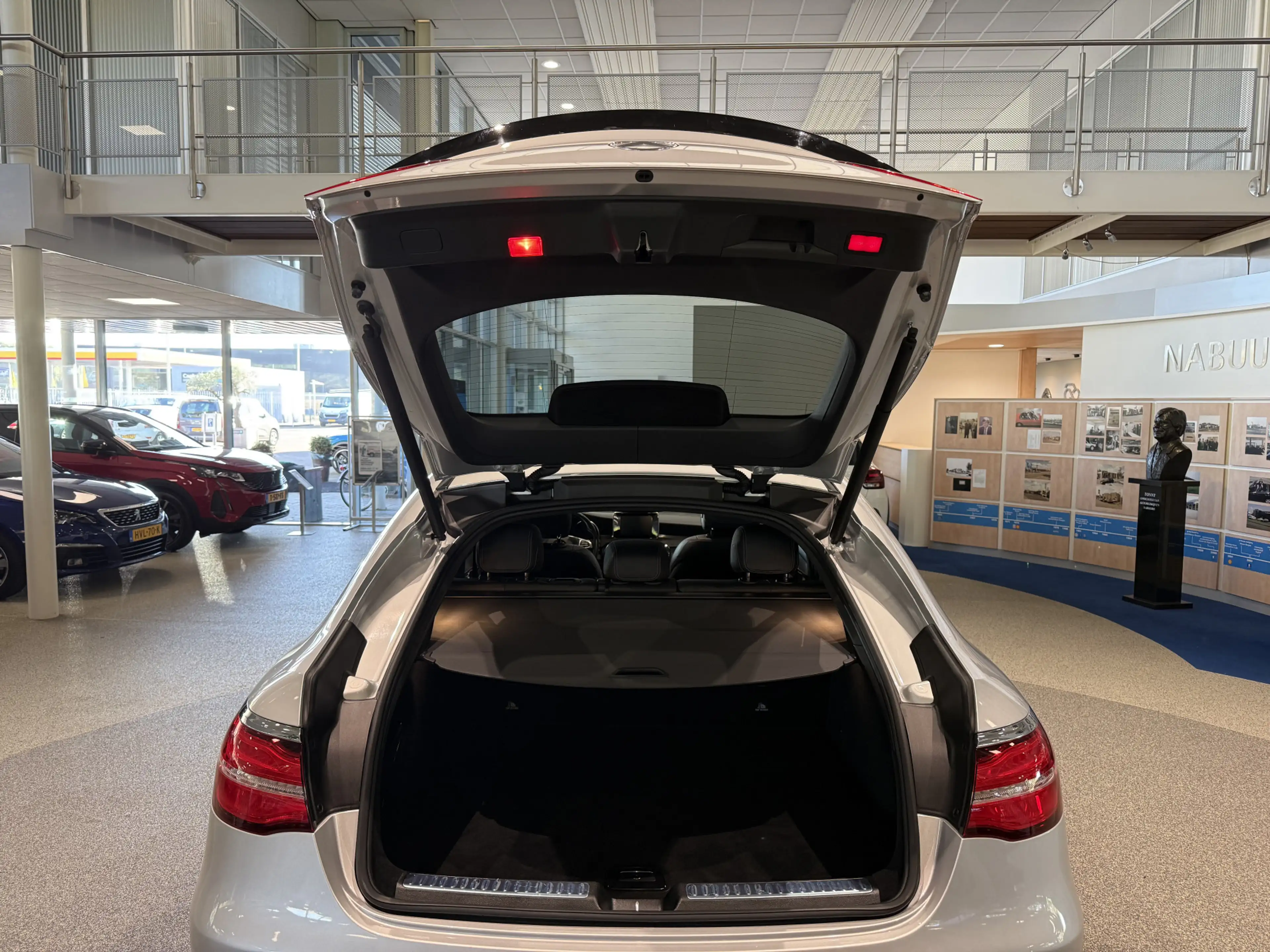 Mercedes-Benz GLC 250 Coupé 4MATIC, Schuifdak, Trekhaak, Leder, 20" — photo 8