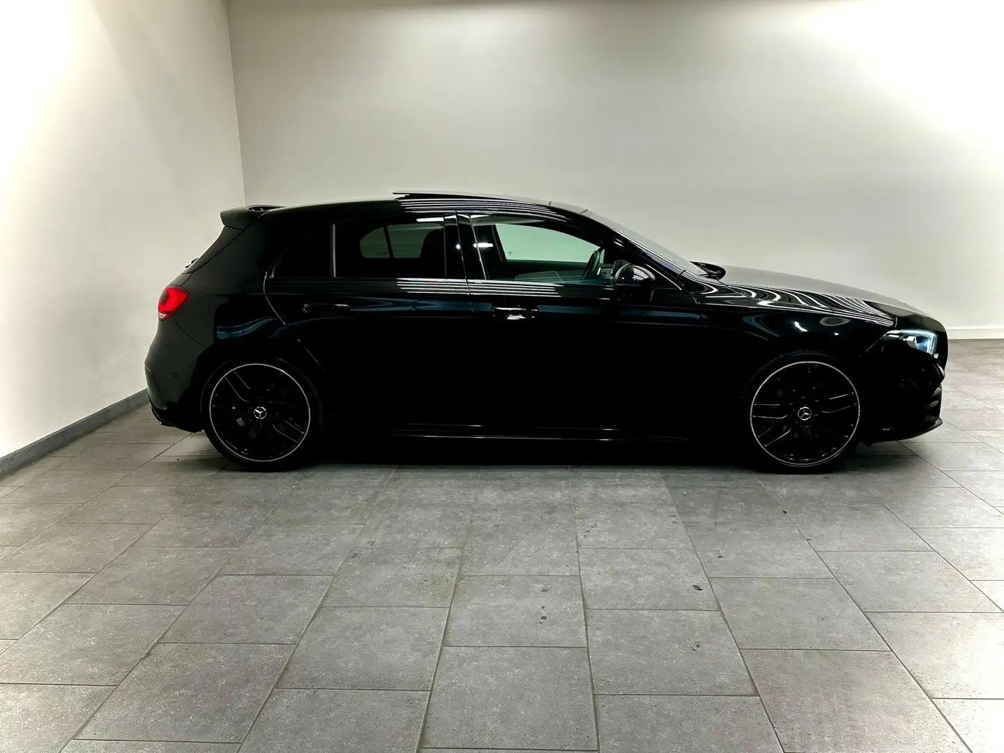 Mercedes-Benz A 200 Business Solution AMG Noir - 2
