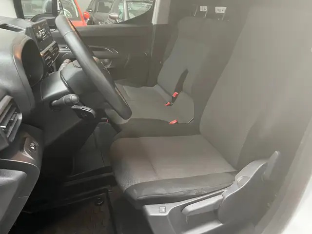 Citroen Berlingo view 14
