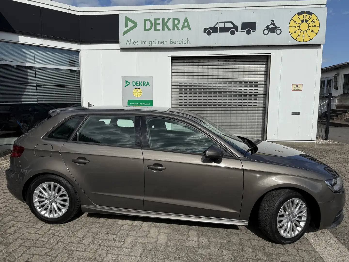 Audi A3 TDI attraction ultra 5trg. mit Klima/Navi/PDC/ESP/ Grau - 2