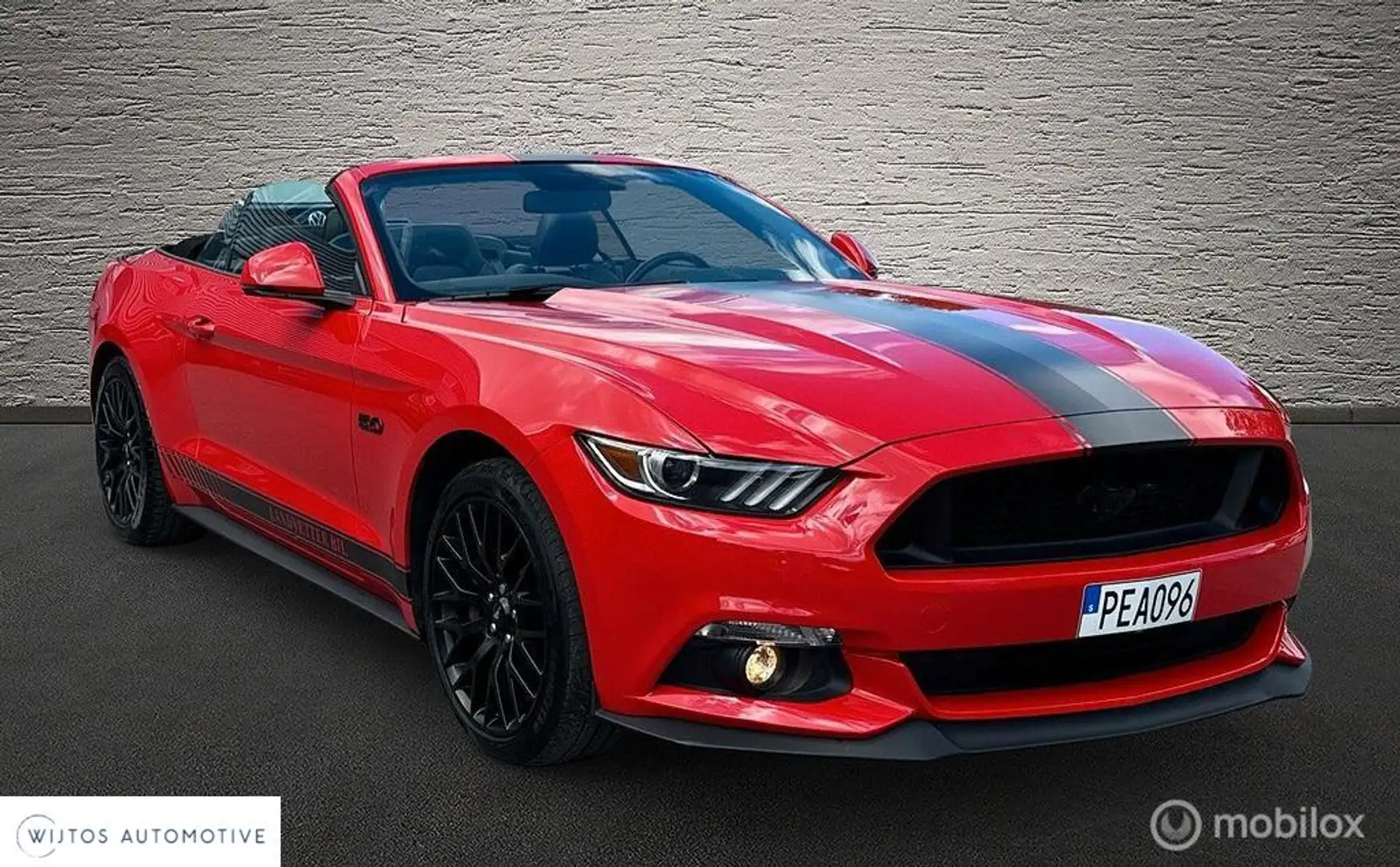 Ford Mustang Convertible 5.0 GT Rood - 2