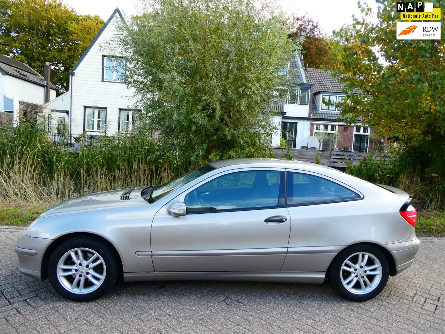 Mercedes-Benz C 180 Sportcoupé Kompressor 143pk Airco Youngtimer Gris - 1