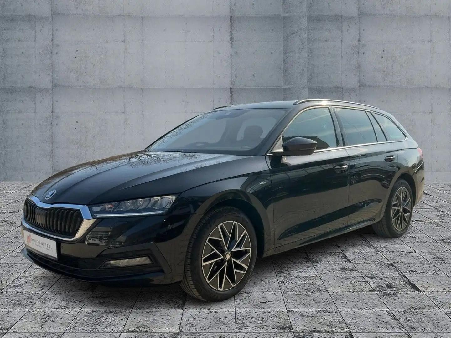 Skoda Octavia Combi 1.5 TSI CLEVER LED+NAV+ACC+SHZ+RFK Schwarz - 2
