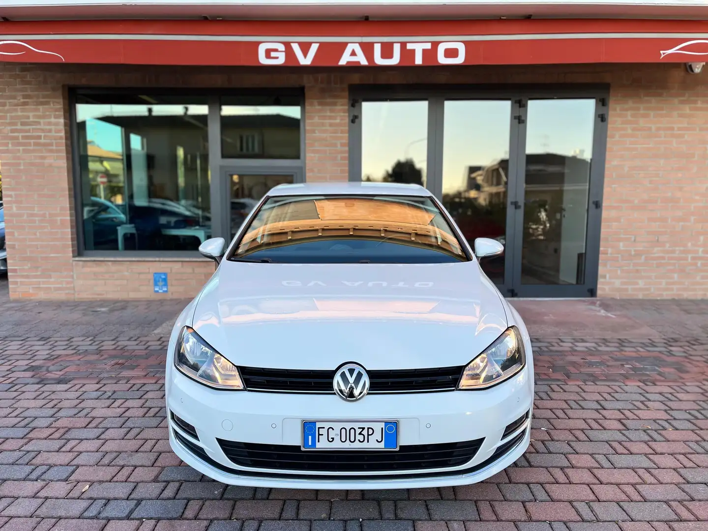 Volkswagen Golf Golf VII 2013 5p 1.6 tdi Executive 110cv dsg Blanco - 2