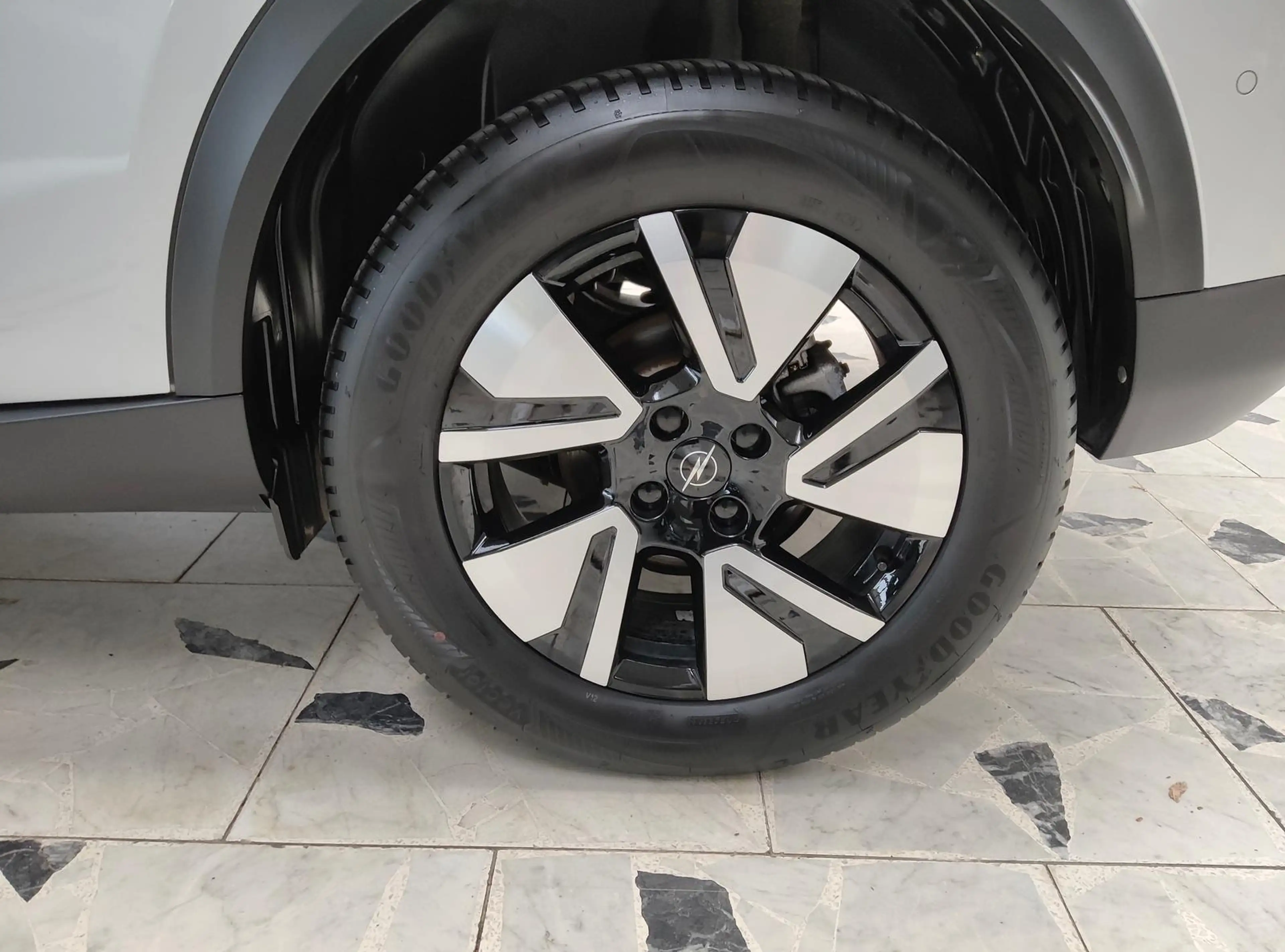 Opel Frontera Electric GS (Rückfahrkamera, Sitz-Lenkradheizung) — photo 5