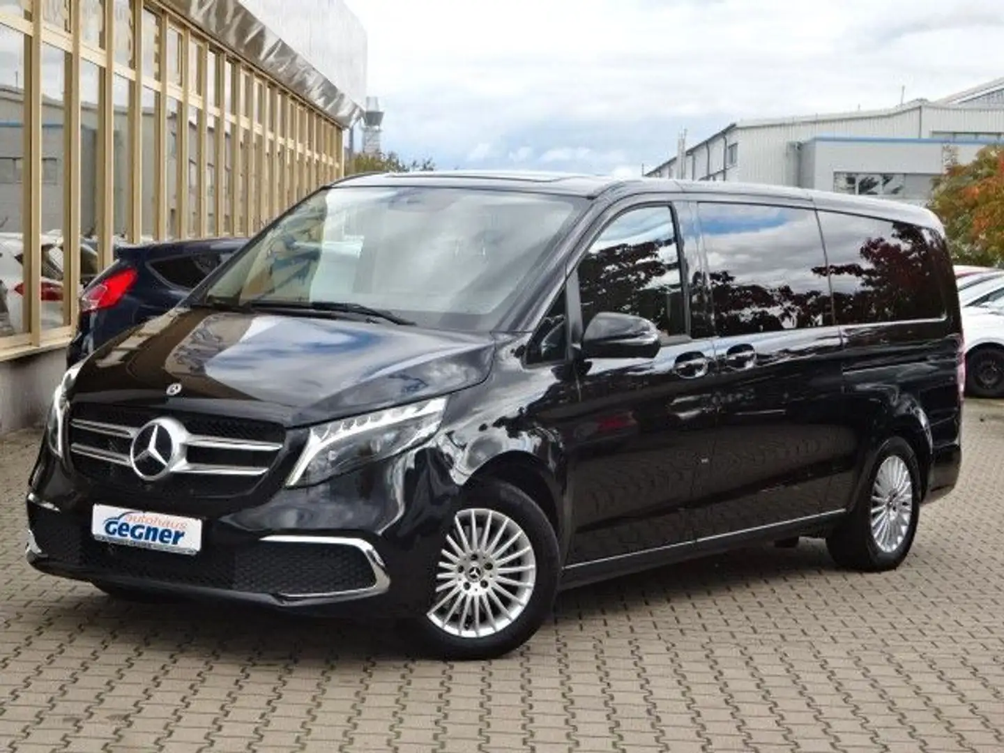 Mercedes-Benz V 300 d extra 9G-TRONIC Avantgarde Edition StdHzg Noir - 2