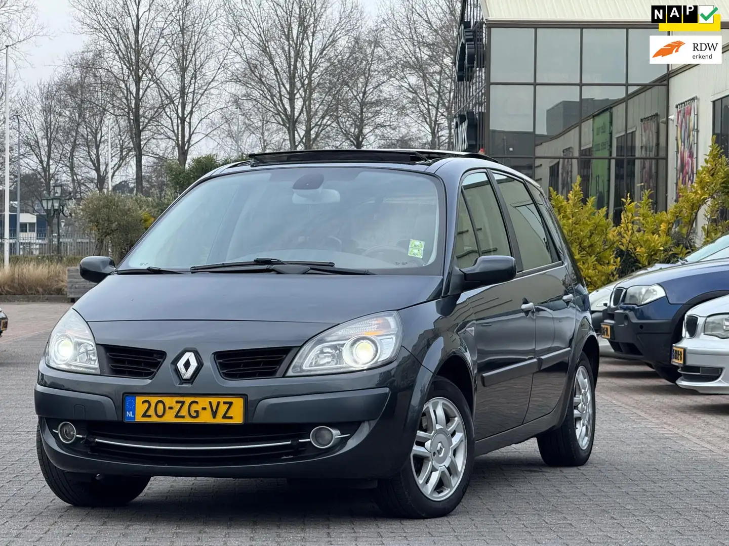 Renault Scenic 1.6-16V Tech Line | Panoramadak | Xenon | Parkeers Grau - 1