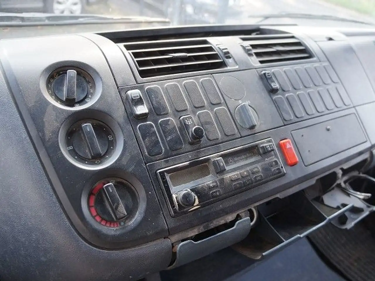 Mercedes-Benz 817 Atego 3-Seiten-Kipper Meiller 2x AHK Maul, foto 10