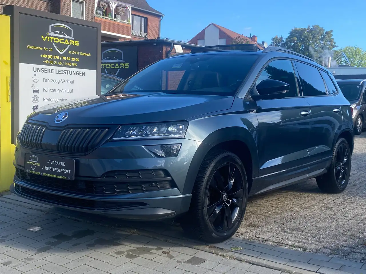 Skoda Karoq Sportline 4x4 | ab 4,99% | Garantie | AHK | Kamera | Pano — photo 1 of 25