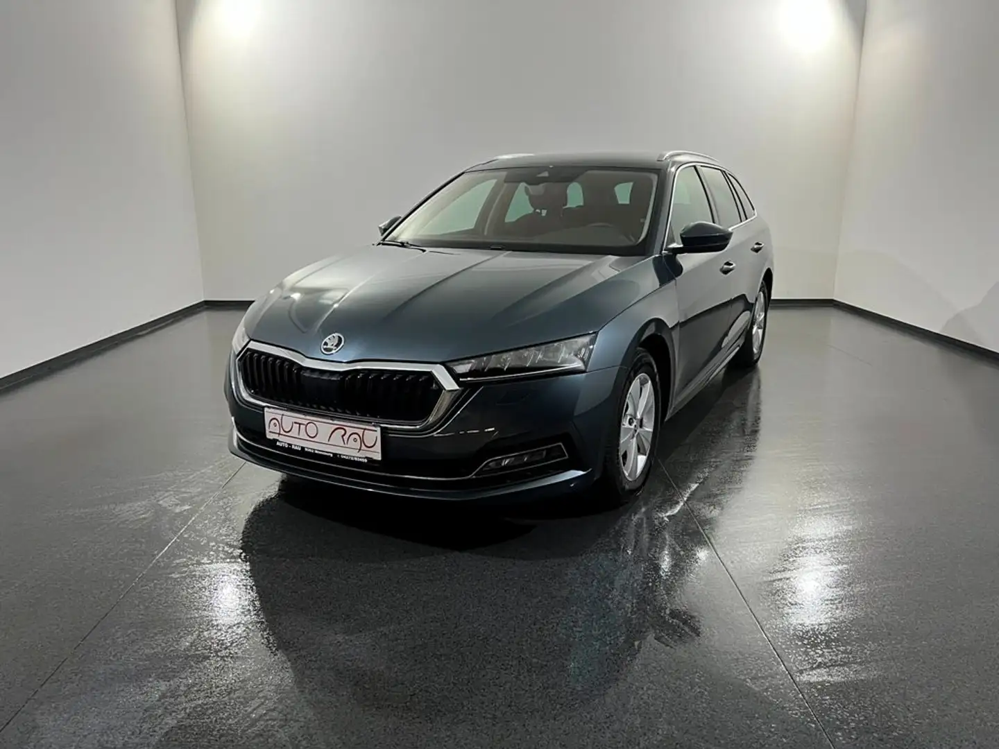 Skoda Octavia Com. 2.0 TDI Ambition *LED*NAVI*RFK* Grau - 2