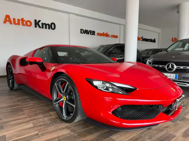 Ferrari 296 GTB 7 tagliandi inclusi