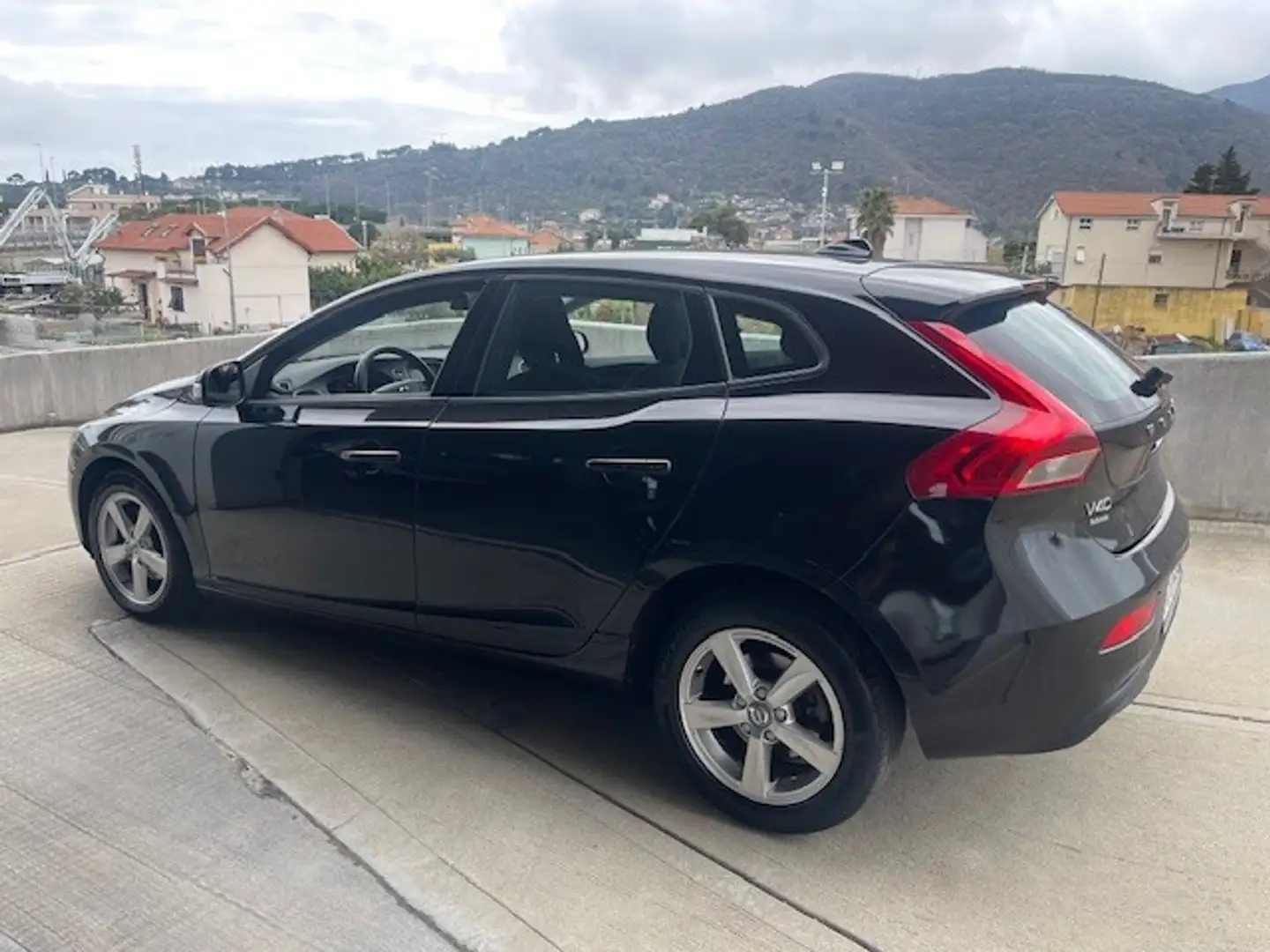 Volvo V40 D2 Kinetic Negro - 2