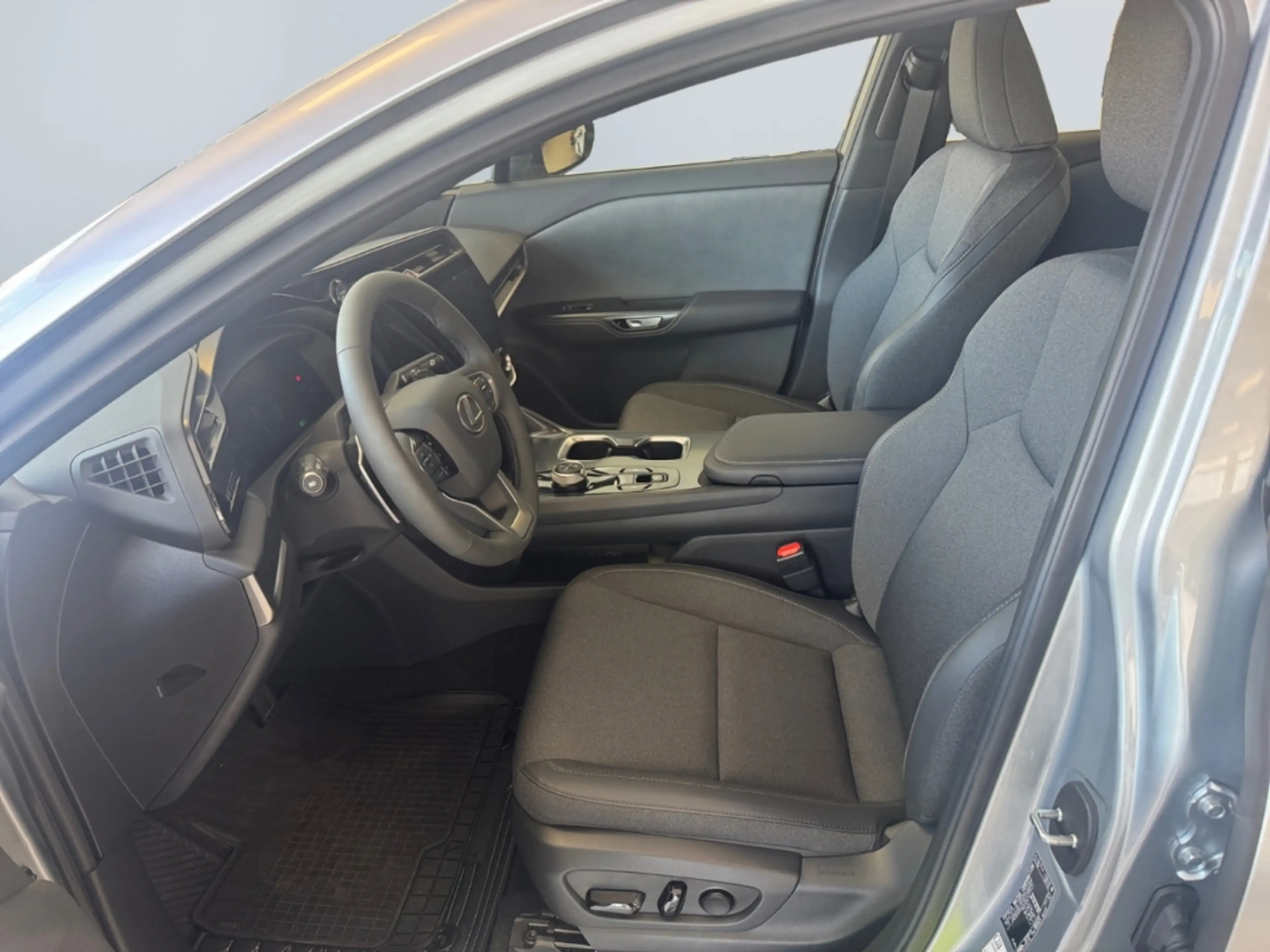 Lexus RZ 300e Comfort Line *LED*ACC*el. Sitze*PDC*SHZ* — photo 9
