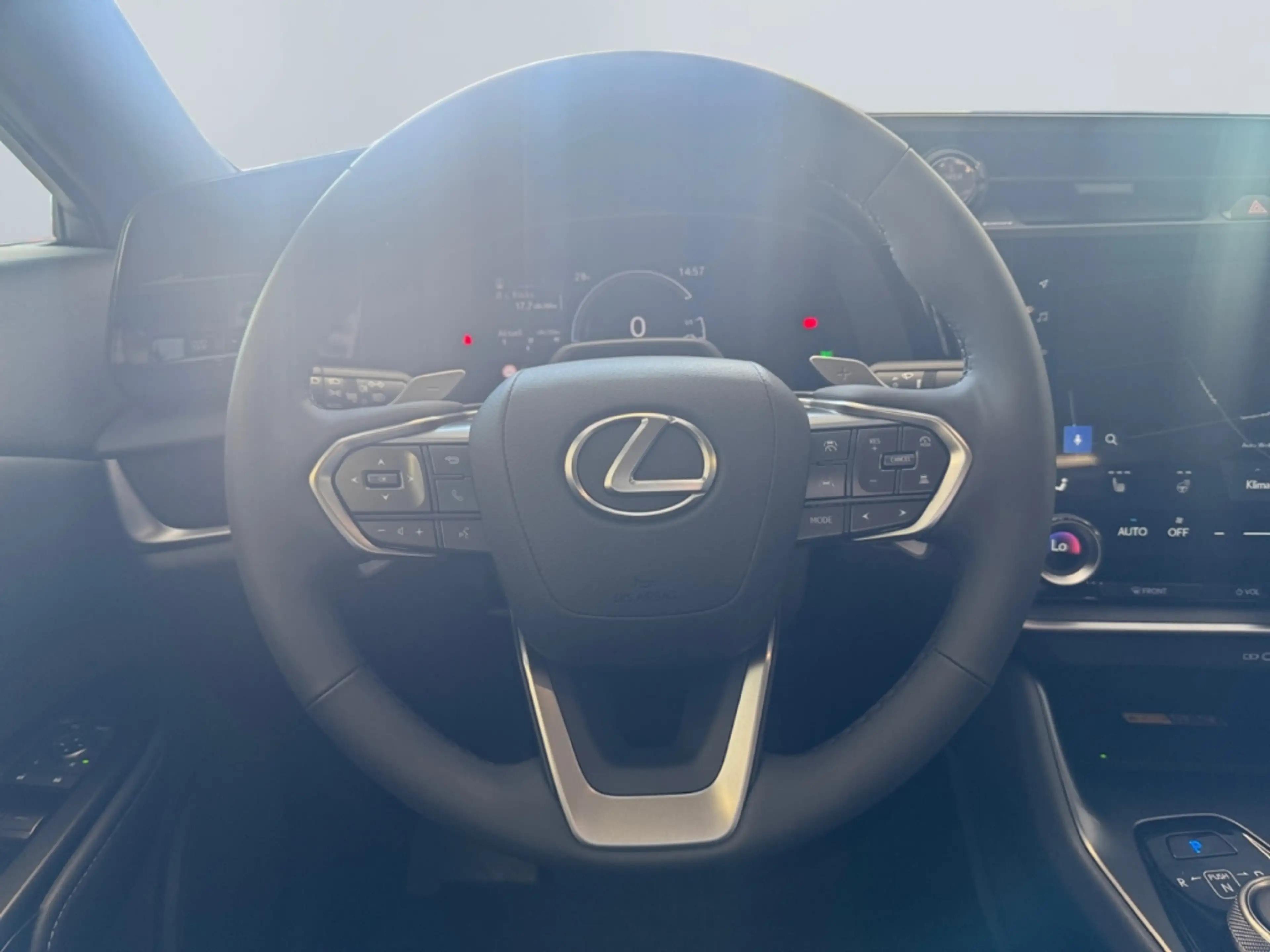 Lexus RZ 300e Comfort Line *LED*ACC*el. Sitze*PDC*SHZ* — photo 12