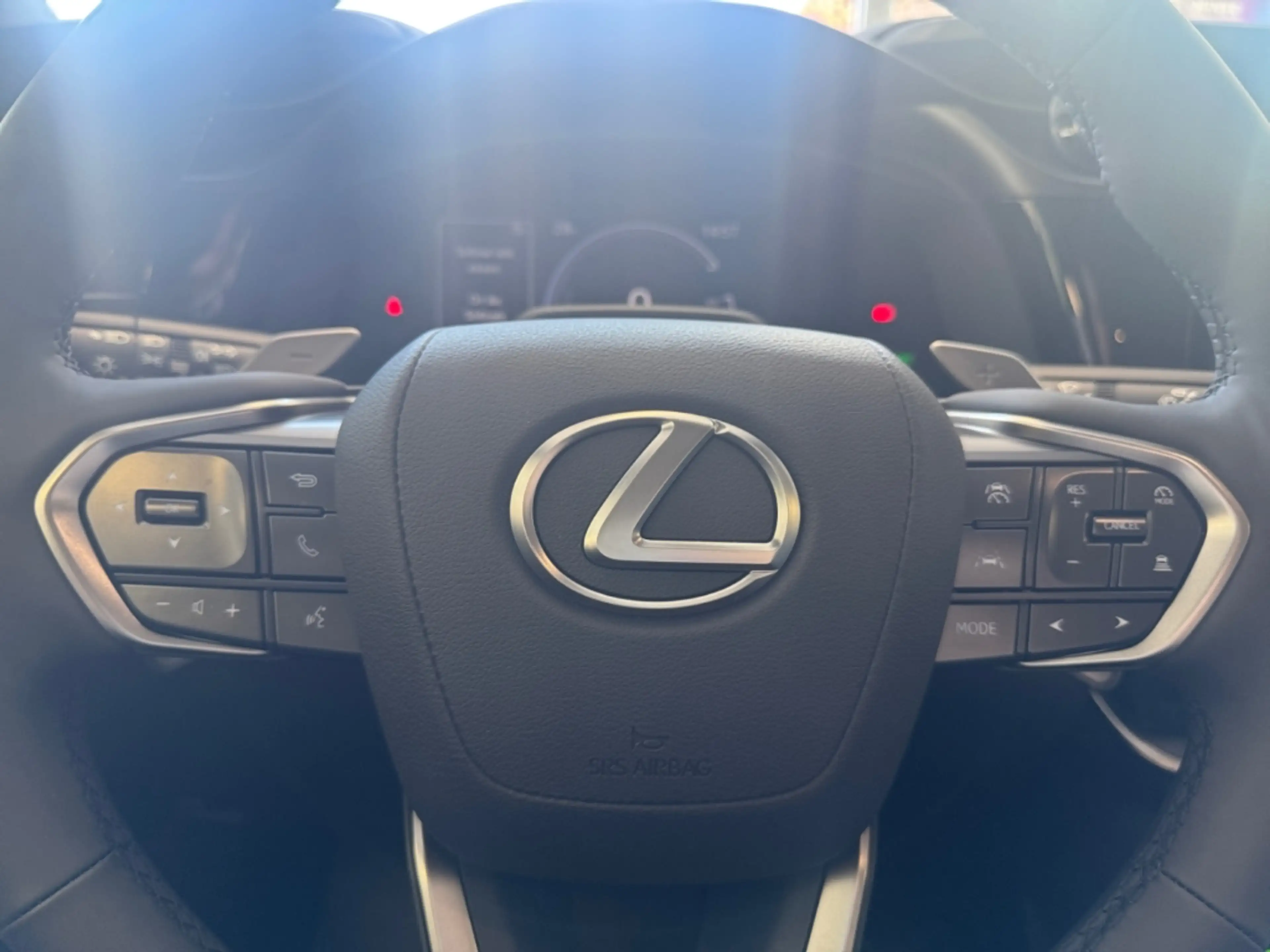 Lexus RZ 300e Comfort Line *LED*ACC*el. Sitze*PDC*SHZ* — photo 13