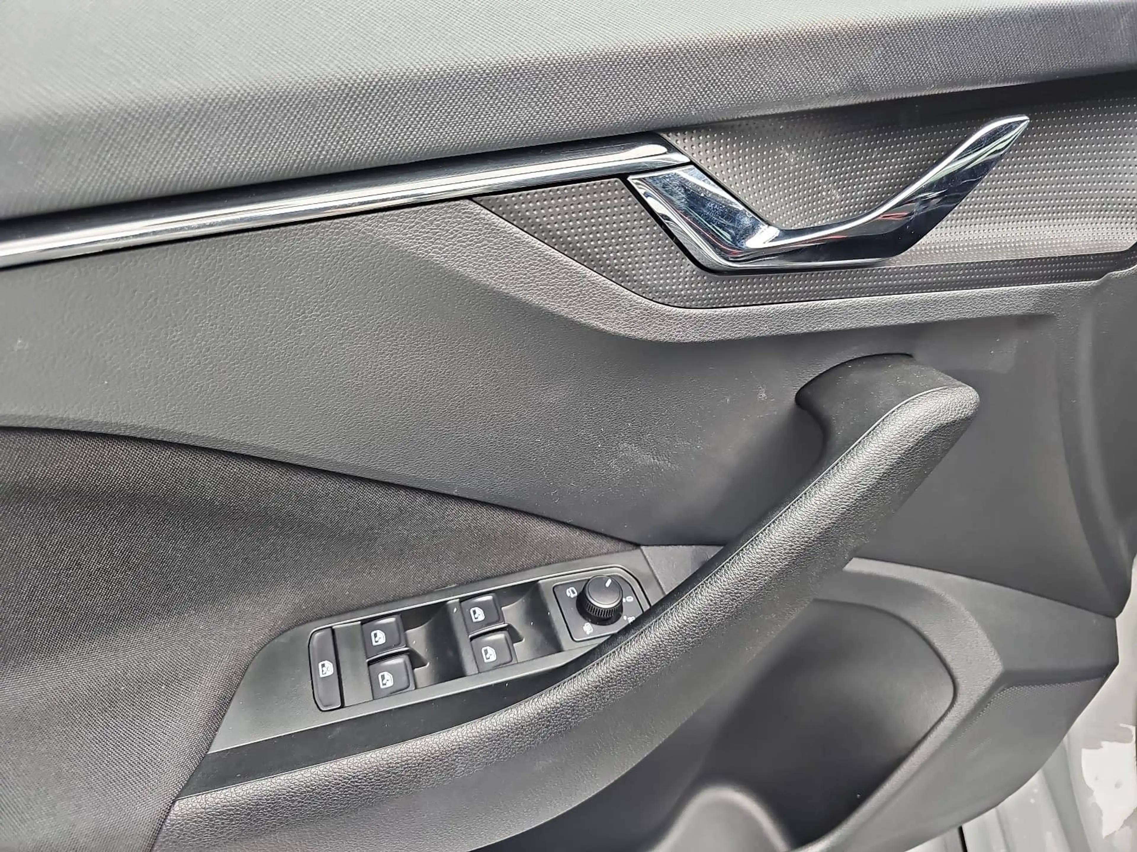 Skoda Kamiq Kamiq 1.0 TSI Monte Carlo LED ACC Winter — photo 19