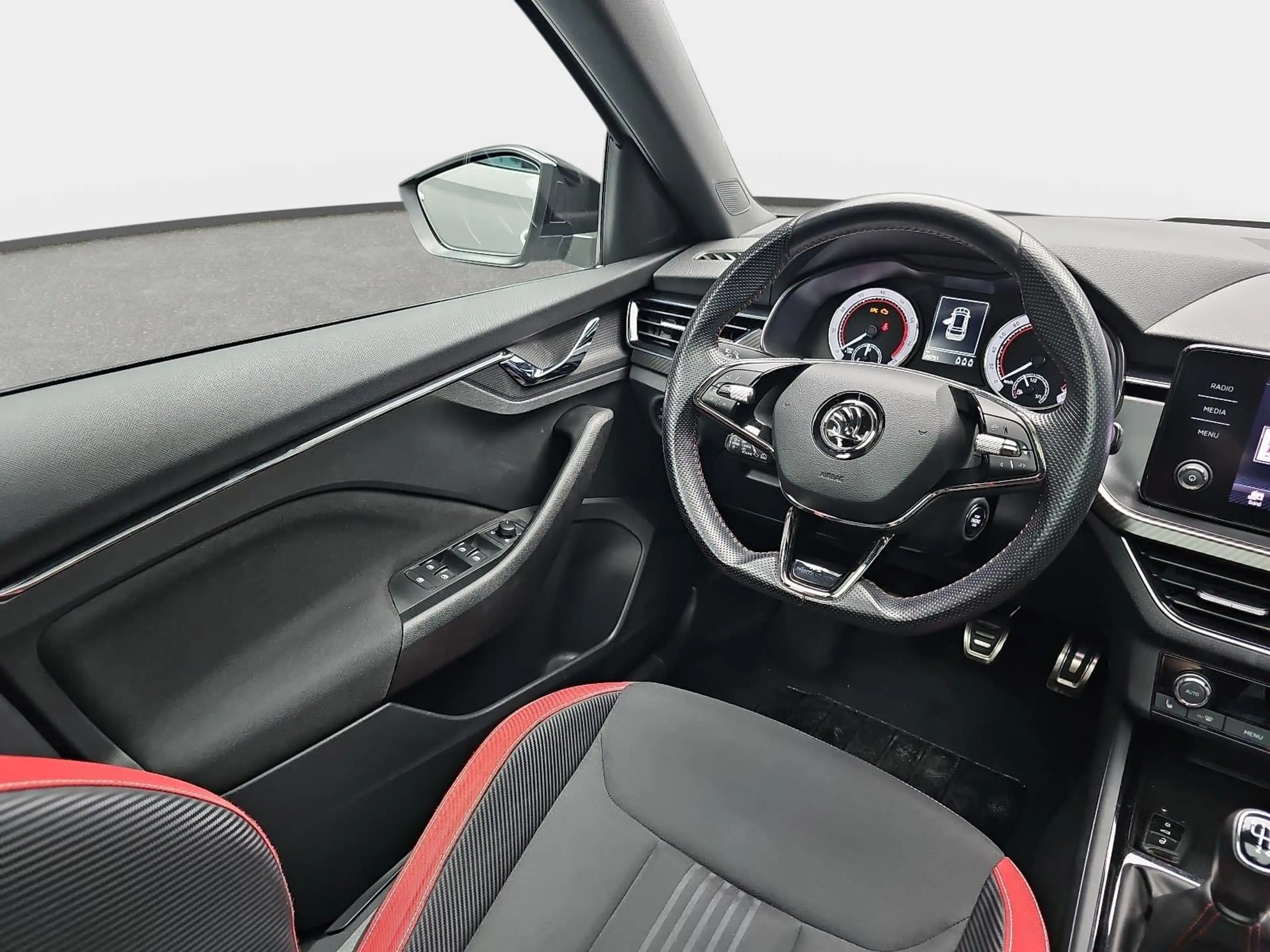 Skoda Kamiq Kamiq 1.0 TSI Monte Carlo LED ACC Winter — photo 9