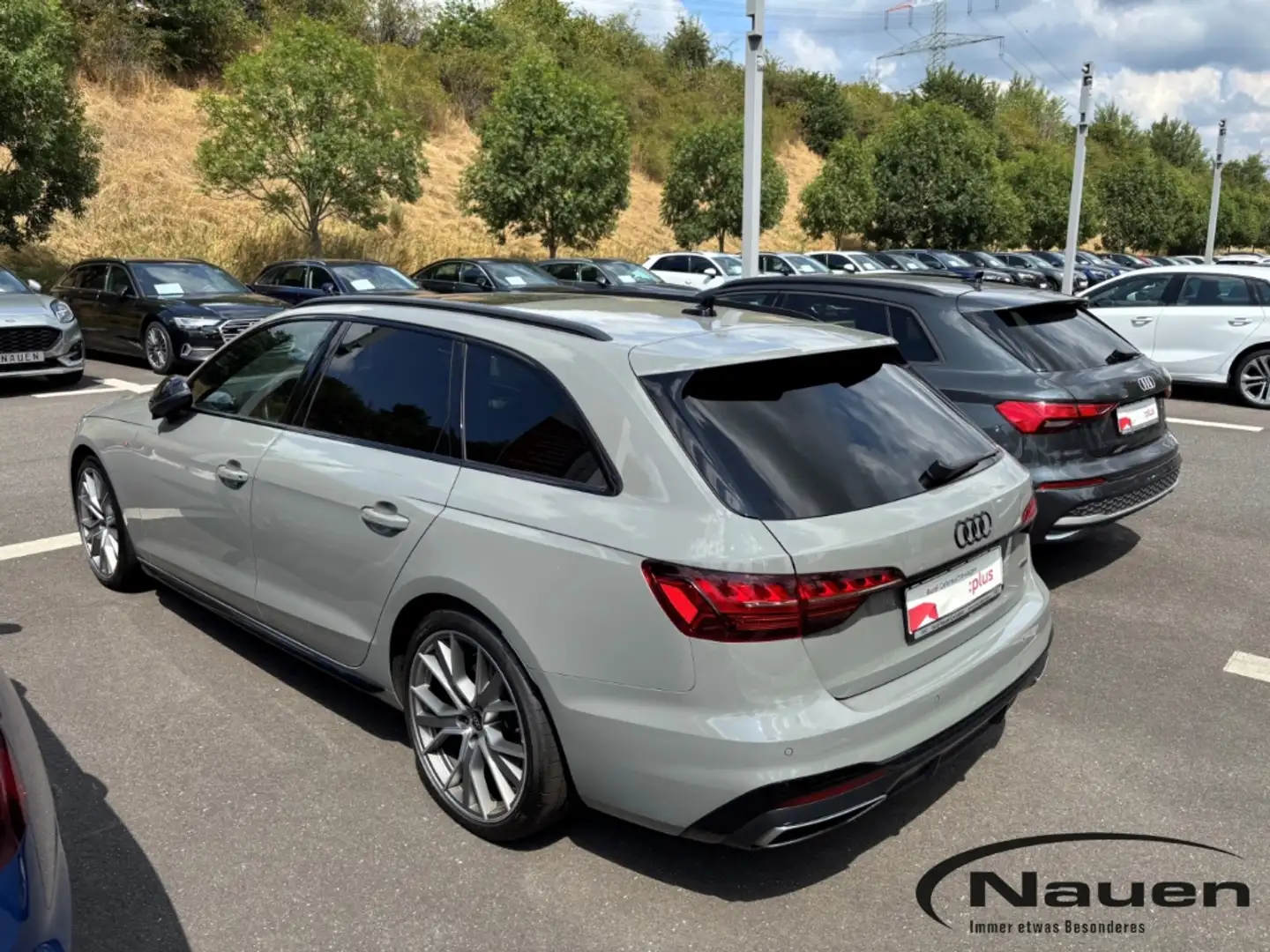 Audi A4 Avant 40 TDI q S-line Comp. *AHK*PANO*KAMERA Grau - 2