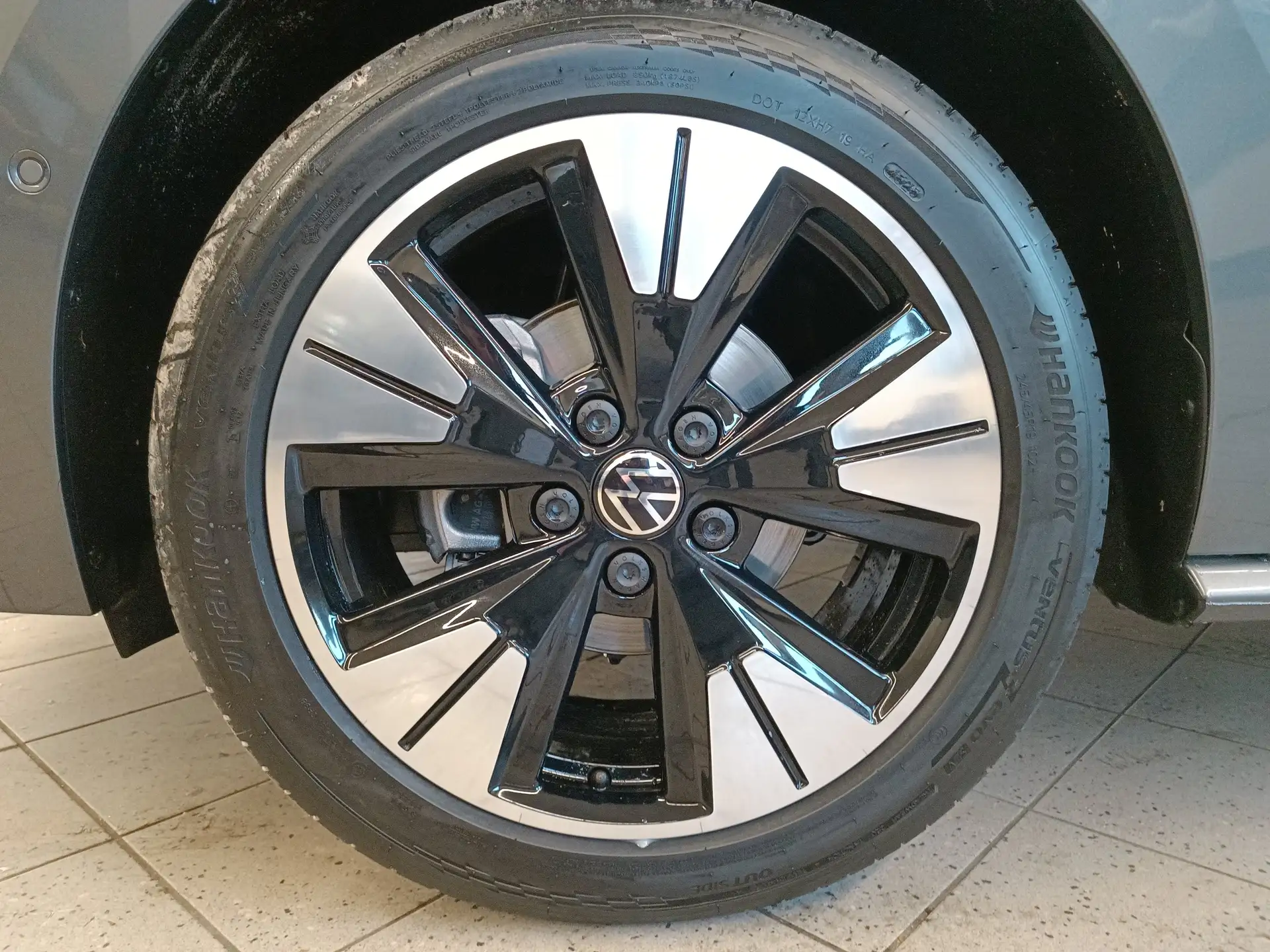 폭스바겐 Volkswagen T7 Multivan 2,0 TDI Energy lang AHK*StdHz*Matrix 2025 회색 사진 7