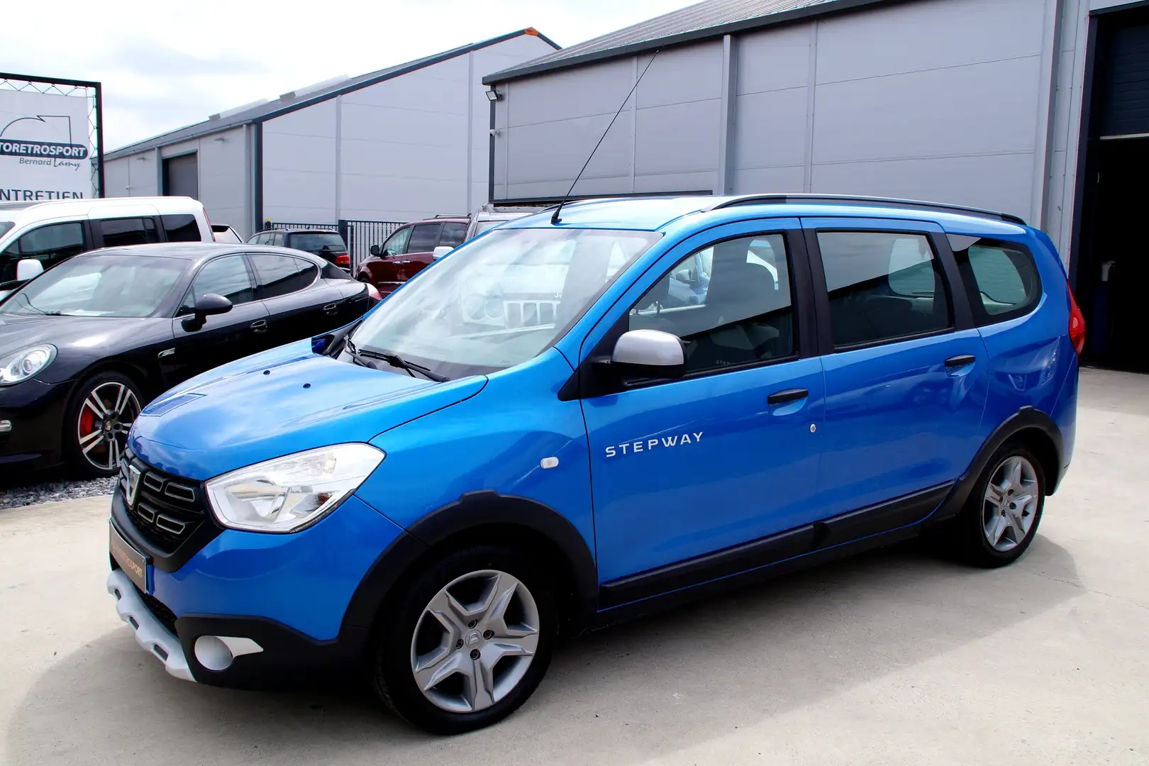 Dacia Lodgy Stepway 1.5 dCi _1er Main _Garantie ✅ Bleu - 1