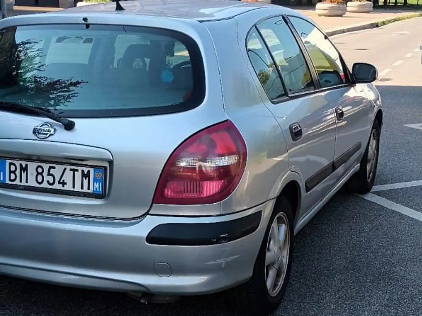 Nissan Almera Almera 5p 1.4 GX - 2