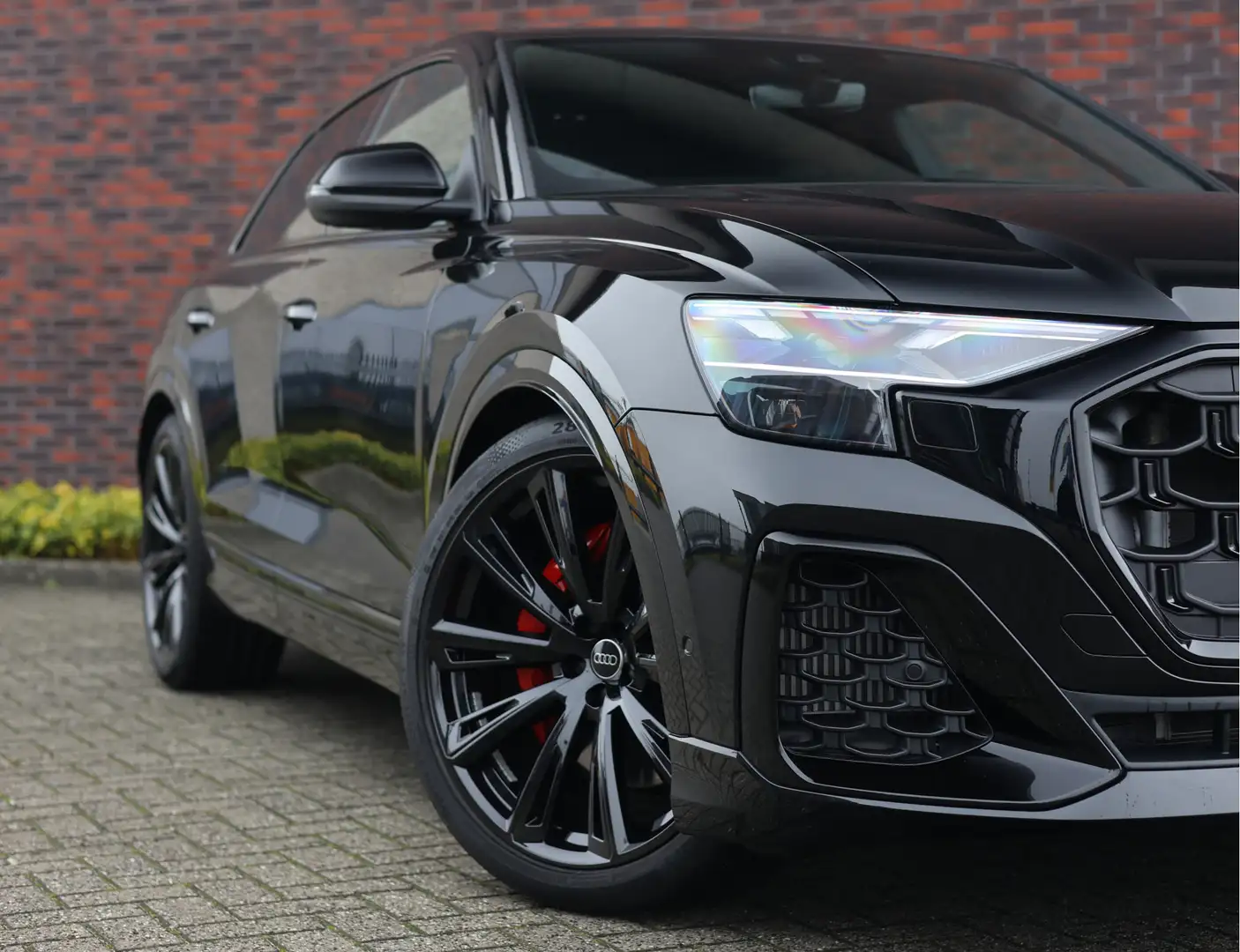 Audi Q8 60 TFSIe Quattro *Pano*Trekhaak*Matrix*B&O* Zwart - 2
