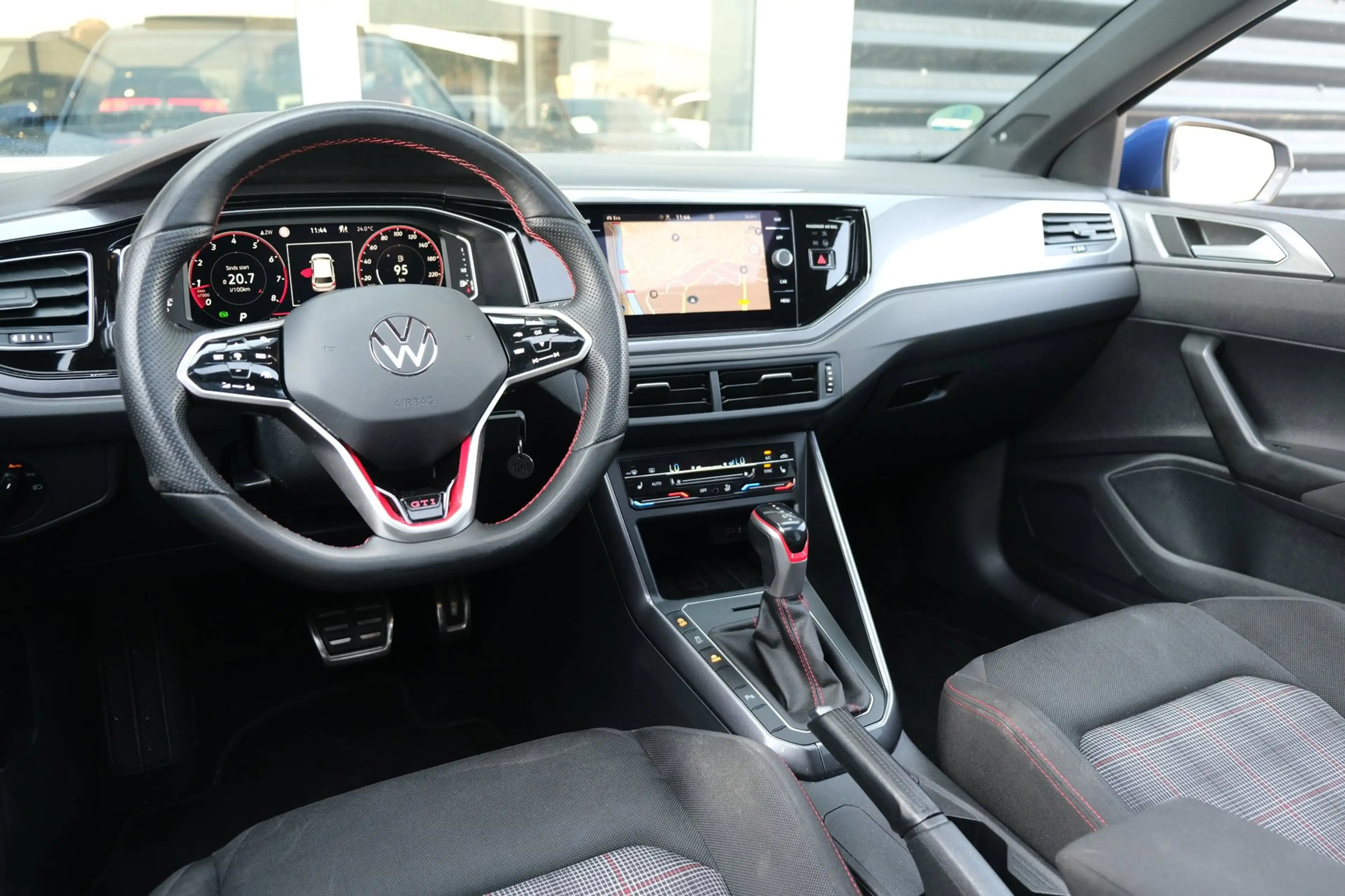 Volkswagen Polo GTI 2.0 TSI 207PK DSG Facelift Pano IQ Matrix Faro Nav — photo 12
