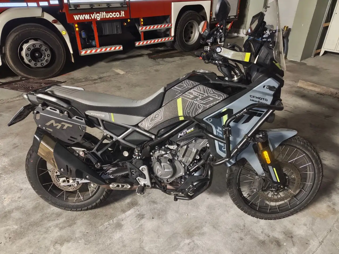 CFMOTO 450 MT Szürke - 2