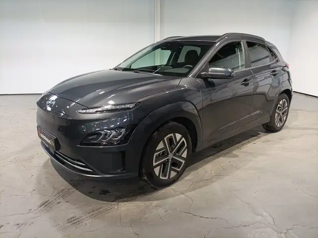 Hyundai Kona view 3