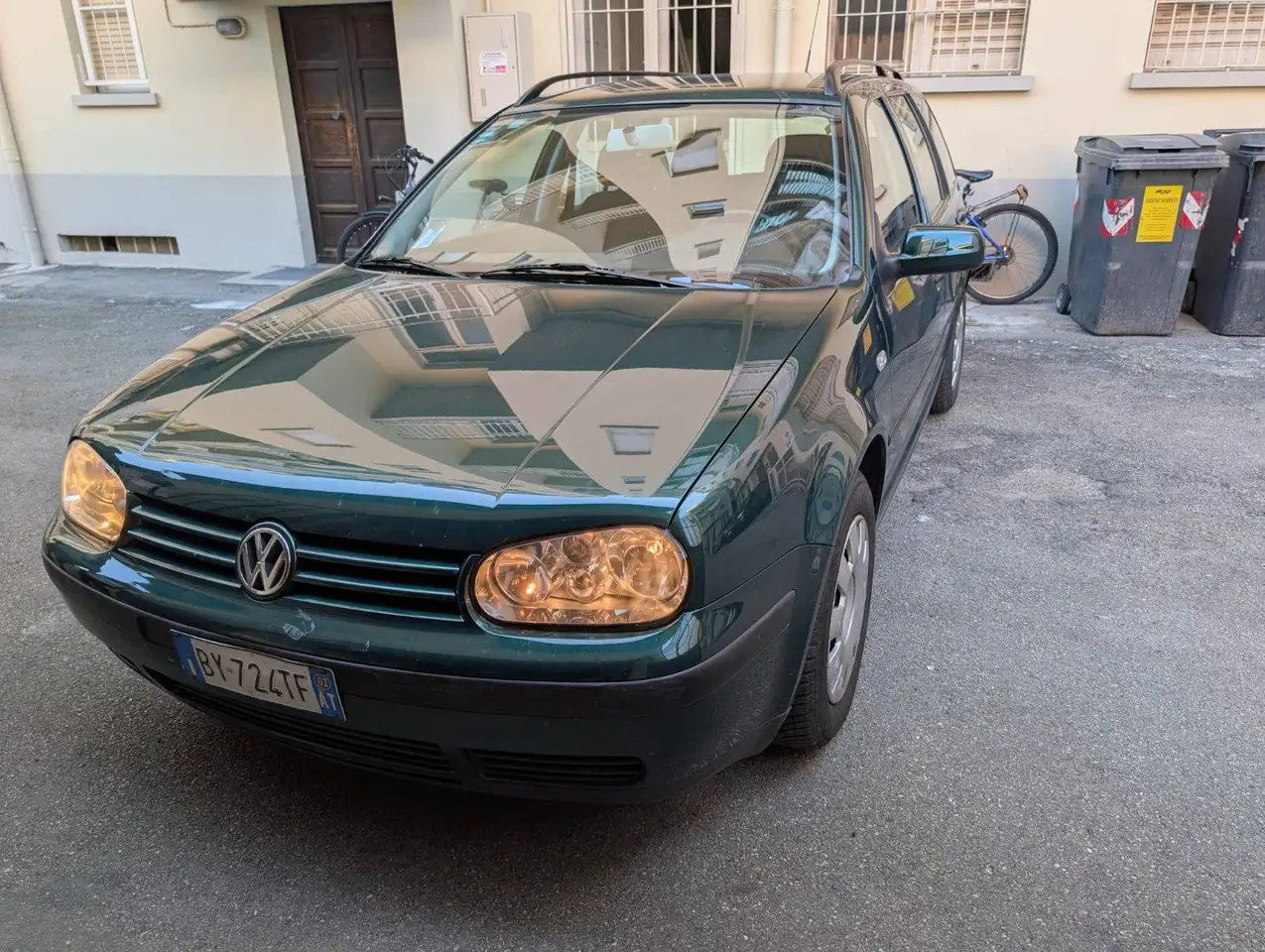 Volkswagen Golf Golf IV 1997 Variant Variant 1.6 Highline 105cv — photo 1 of 12