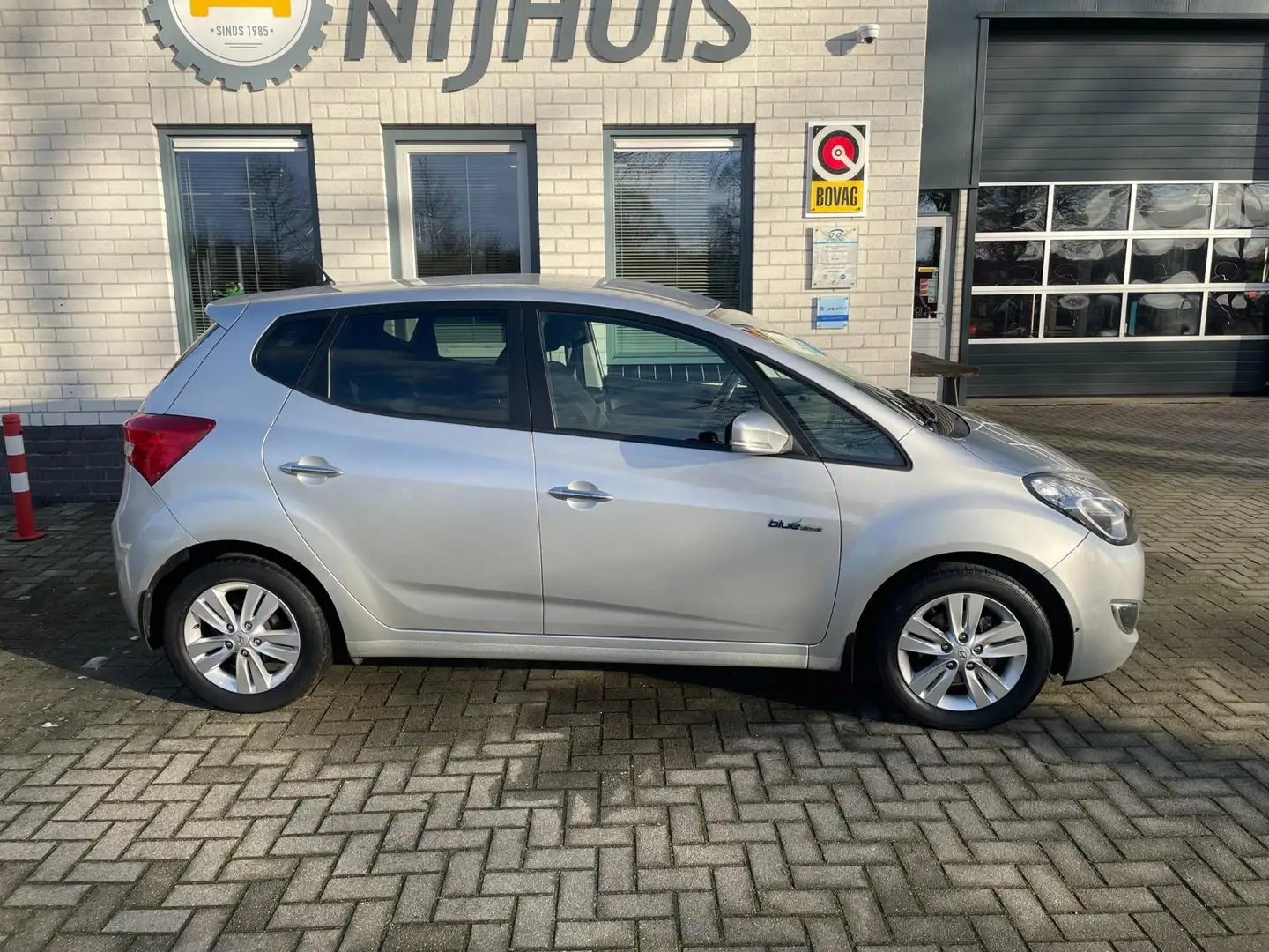 Hyundai iX20 1.4i i-Vision / Cruise Controle / Climate Controle Gris - 2