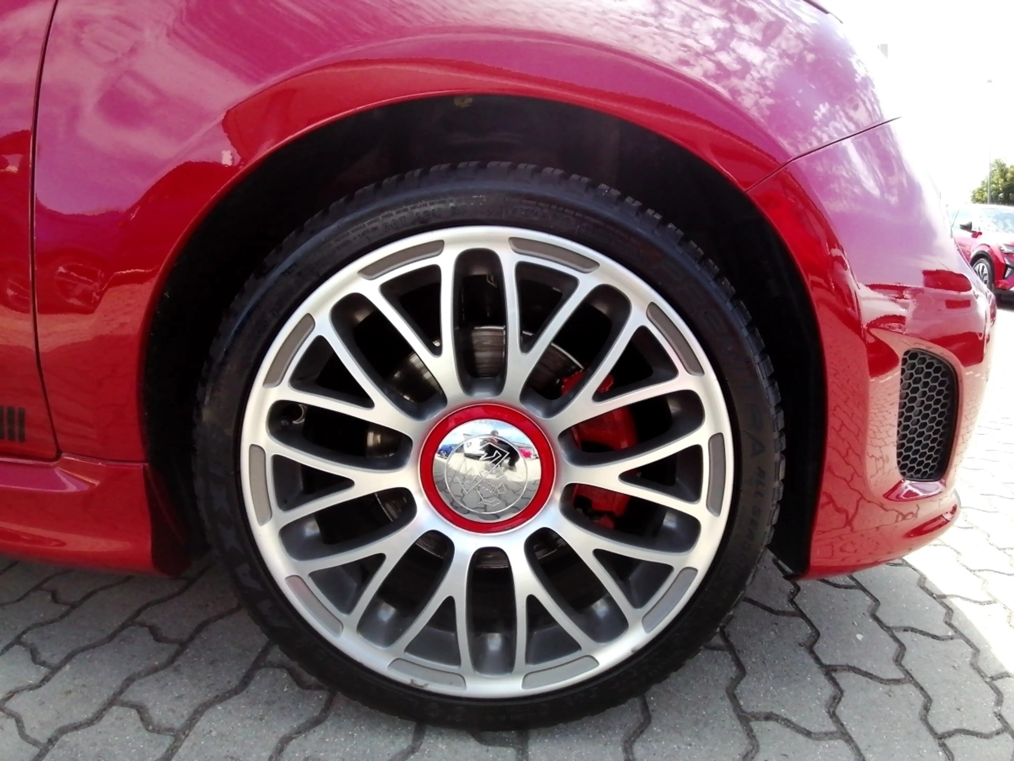 Abarth 500 595 Custom 1.4 T-Jet — photo 9
