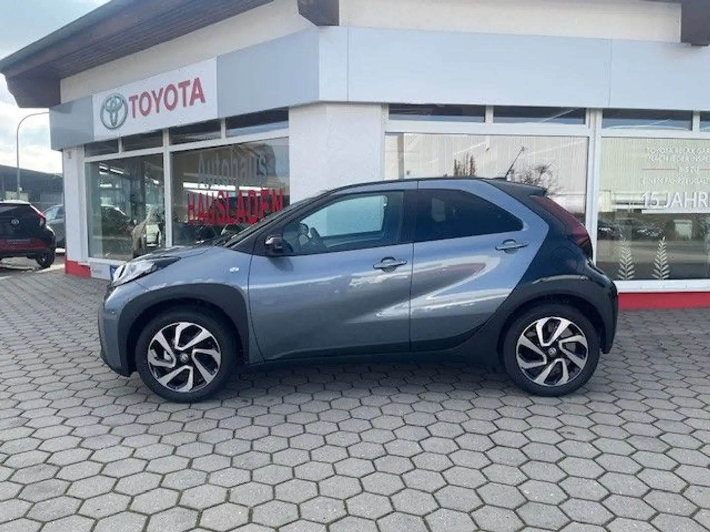 Toyota Aygo X Teamplayer Blau - 2