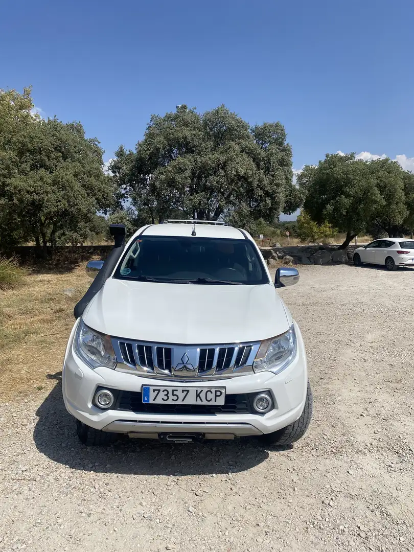 Mitsubishi L200 L200 2.5DI-D Double Cab Motion Motion Blanco - 2