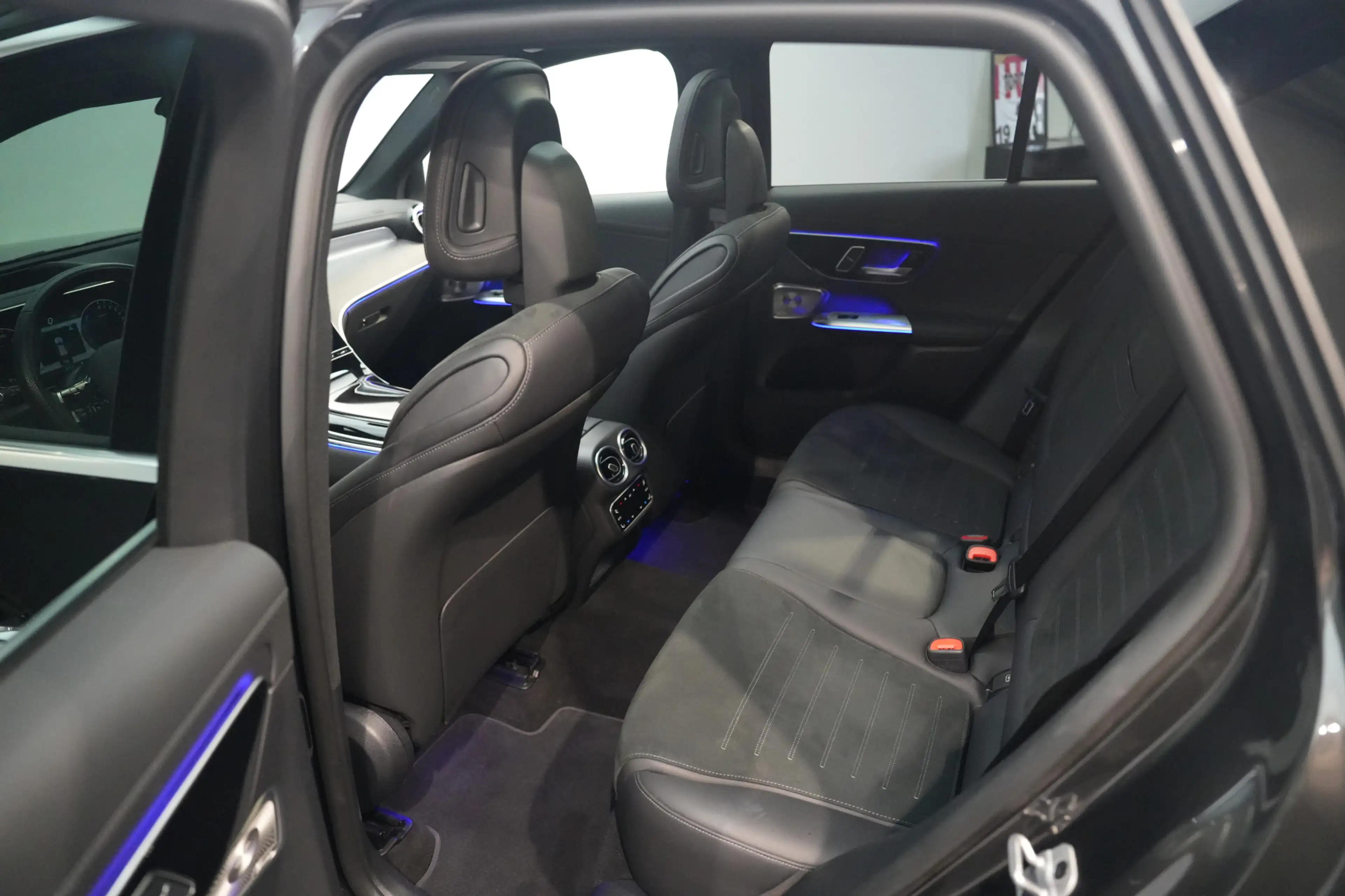 Mercedes-Benz GLC 400 400e 4MATIC AMG Premium+ ✅ TREKHAAK ✅ DISTRONIC ✅ — photo 11
