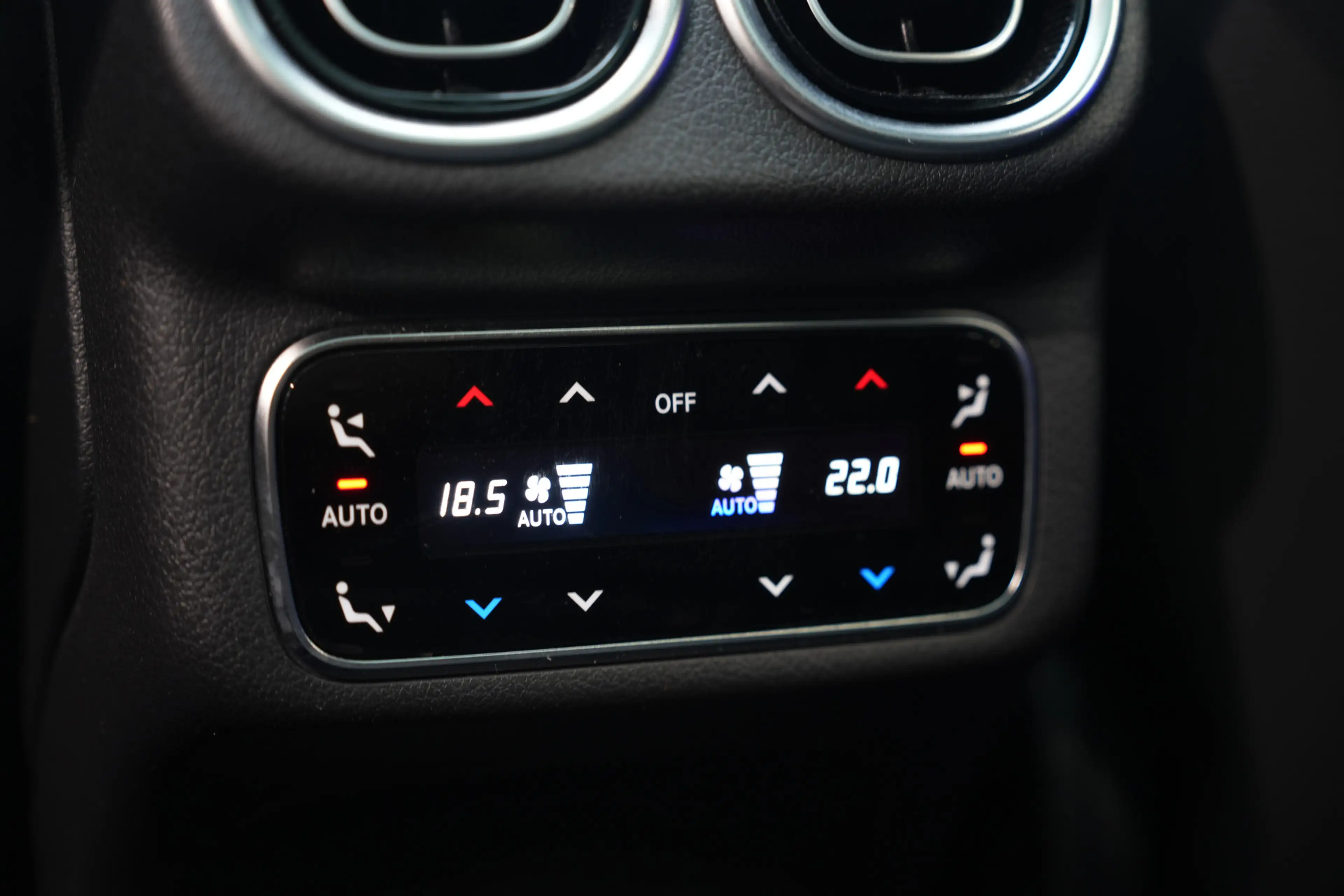 Mercedes-Benz GLC 400 400e 4MATIC AMG Premium+ ✅ TREKHAAK ✅ DISTRONIC ✅ — photo 40