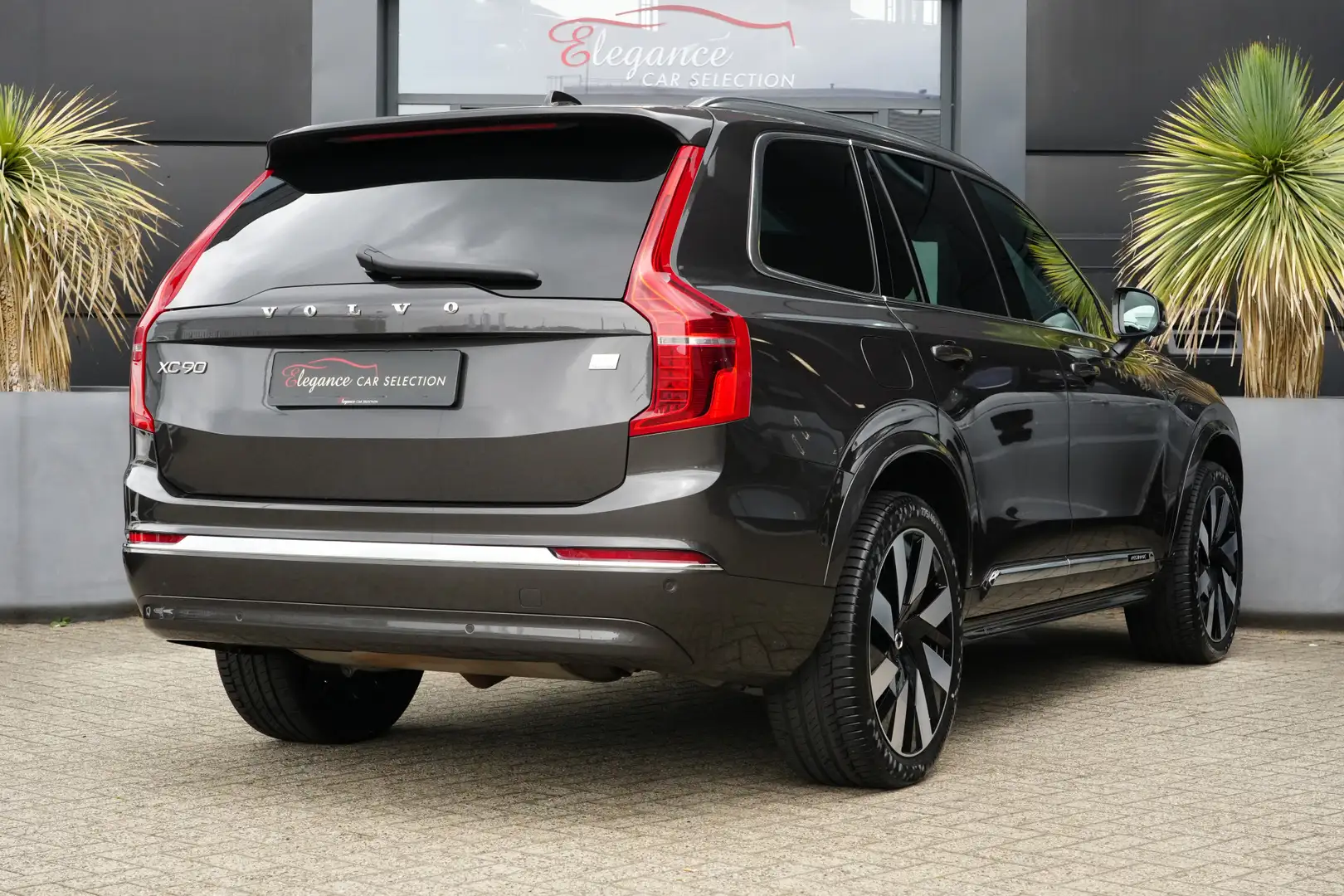 Volvo XC90 2.0 T8 Recharge AWD Plus Bright 445pk Panoramadak/ Grijs - 2