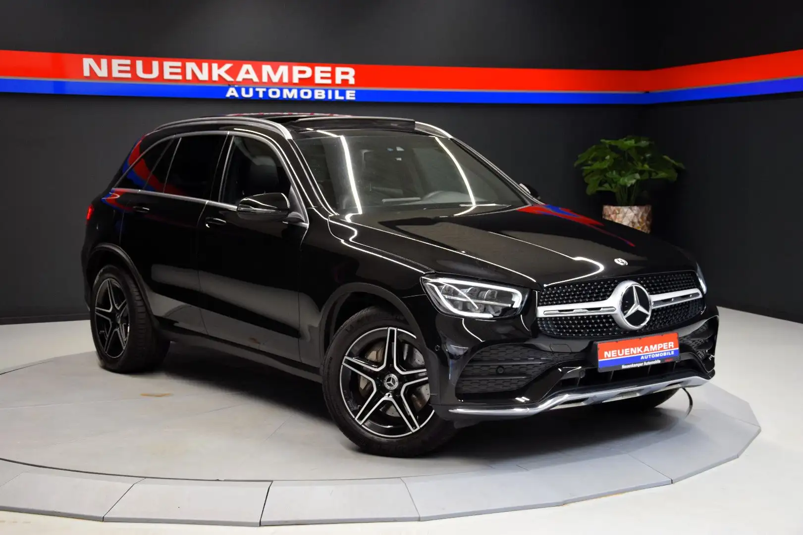 Mercedes-Benz GLC 200 4Matic AMG Pano Kamera LED Tempomat Noir - 1