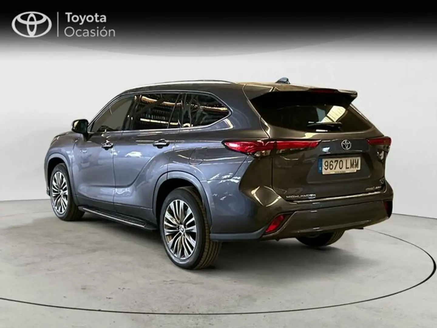 Toyota Highlander 5 PUERTAS Advance Hybrid 250H e-CVT Gris - 2