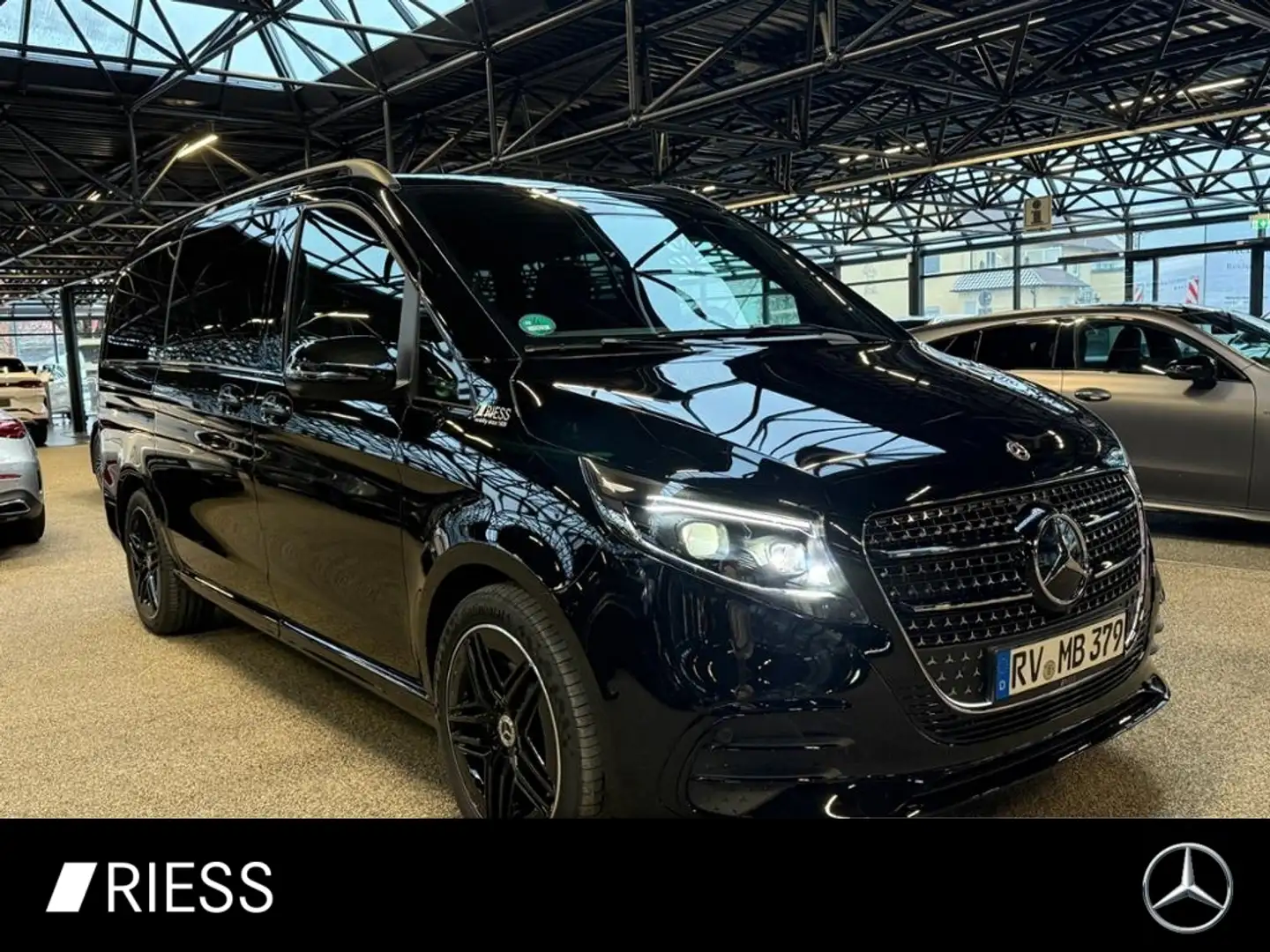 Mercedes-Benz V 300 d AVANTGARDE MOPF ALLRAD AHK/AMG/Pano/Standhz Schwarz - 1