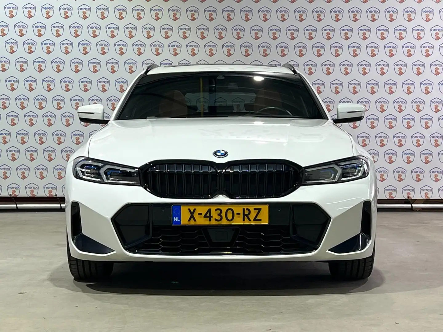 BMW 330 3-serie Touring 330e M-sport | Pano | Shadow Line Blanc - 2