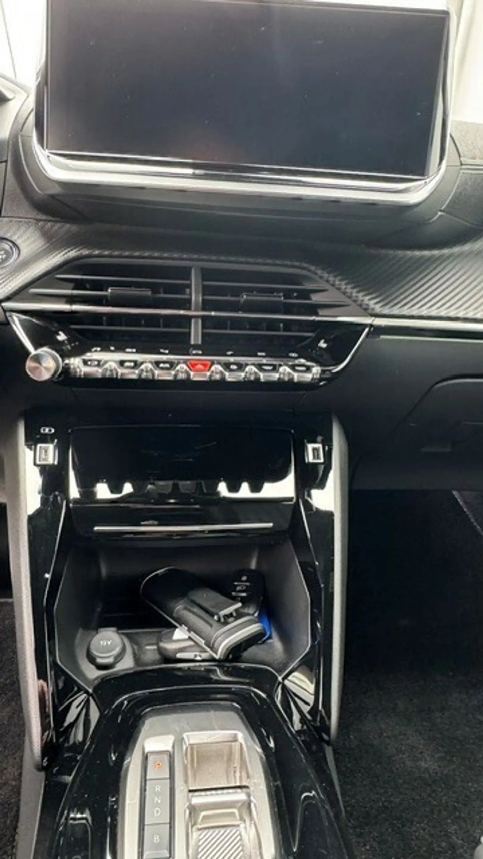 Peugeot e-2008 ELEKTRO GT Leder — photo 10