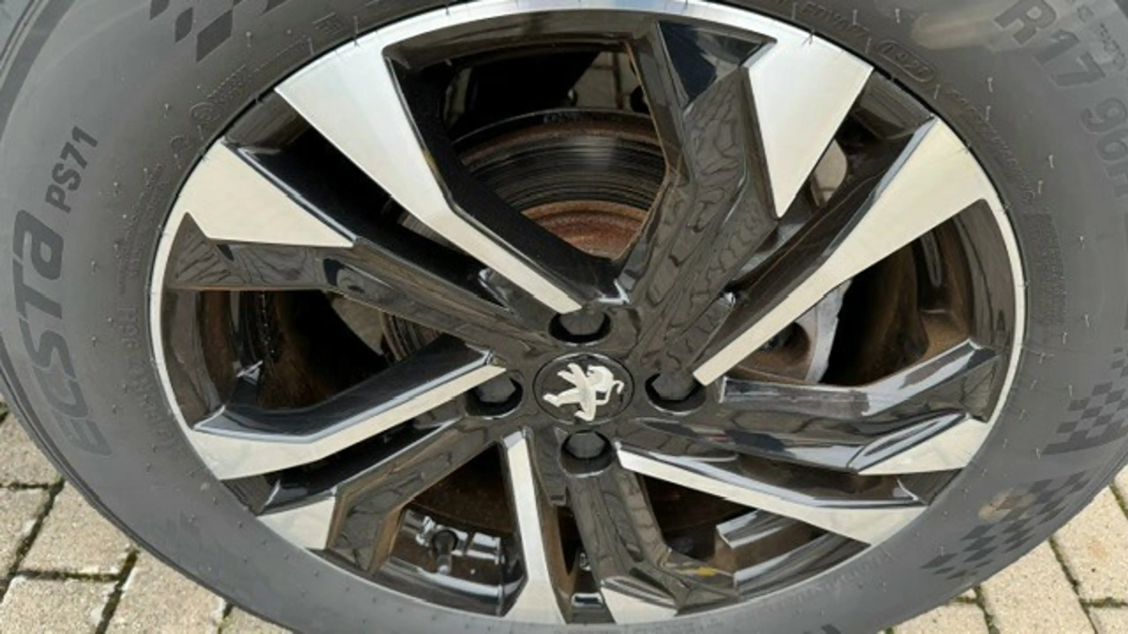 Peugeot e-2008 ELEKTRO GT Leder — photo 2