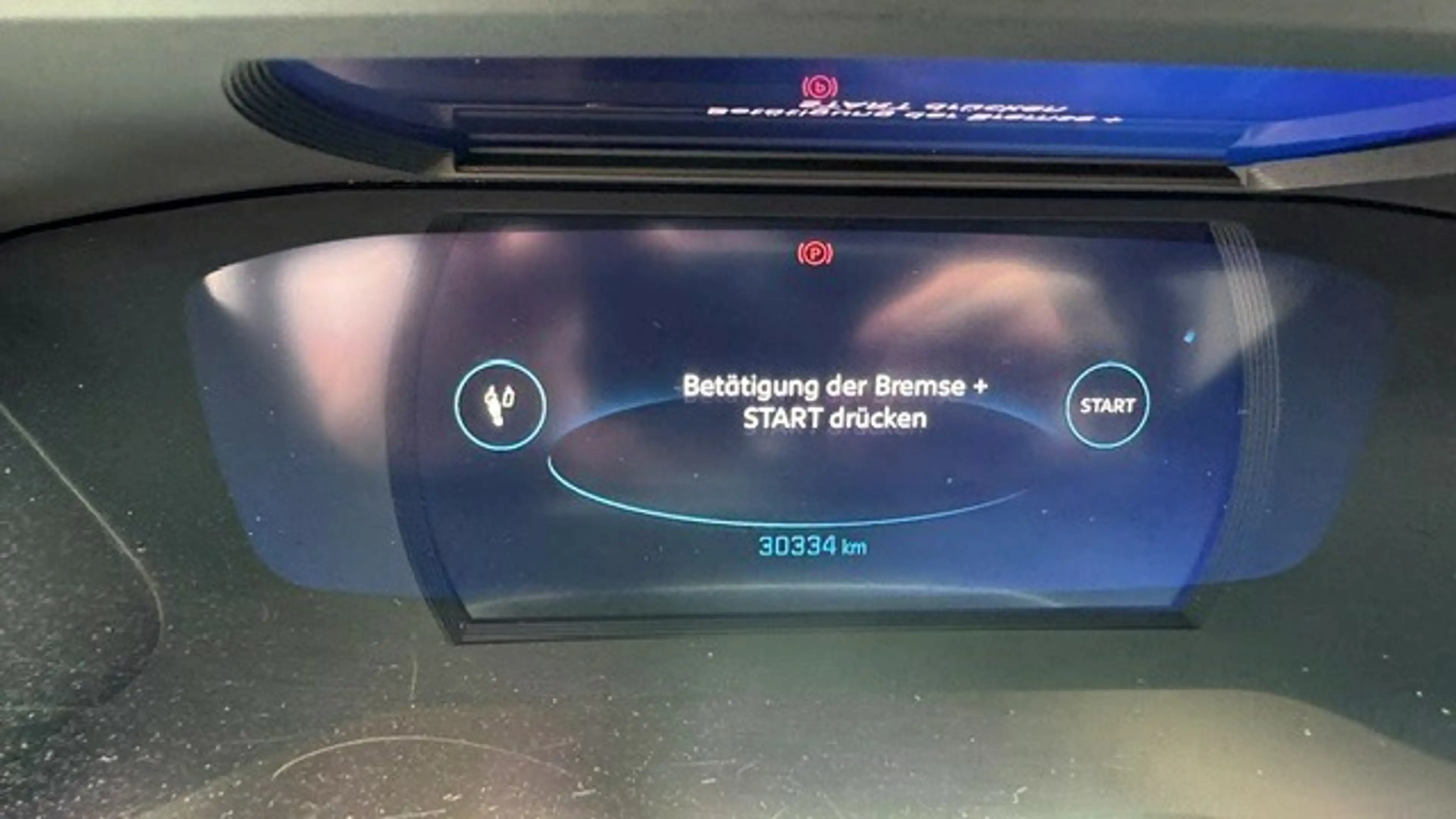Peugeot e-2008 ELEKTRO GT Leder — photo 11