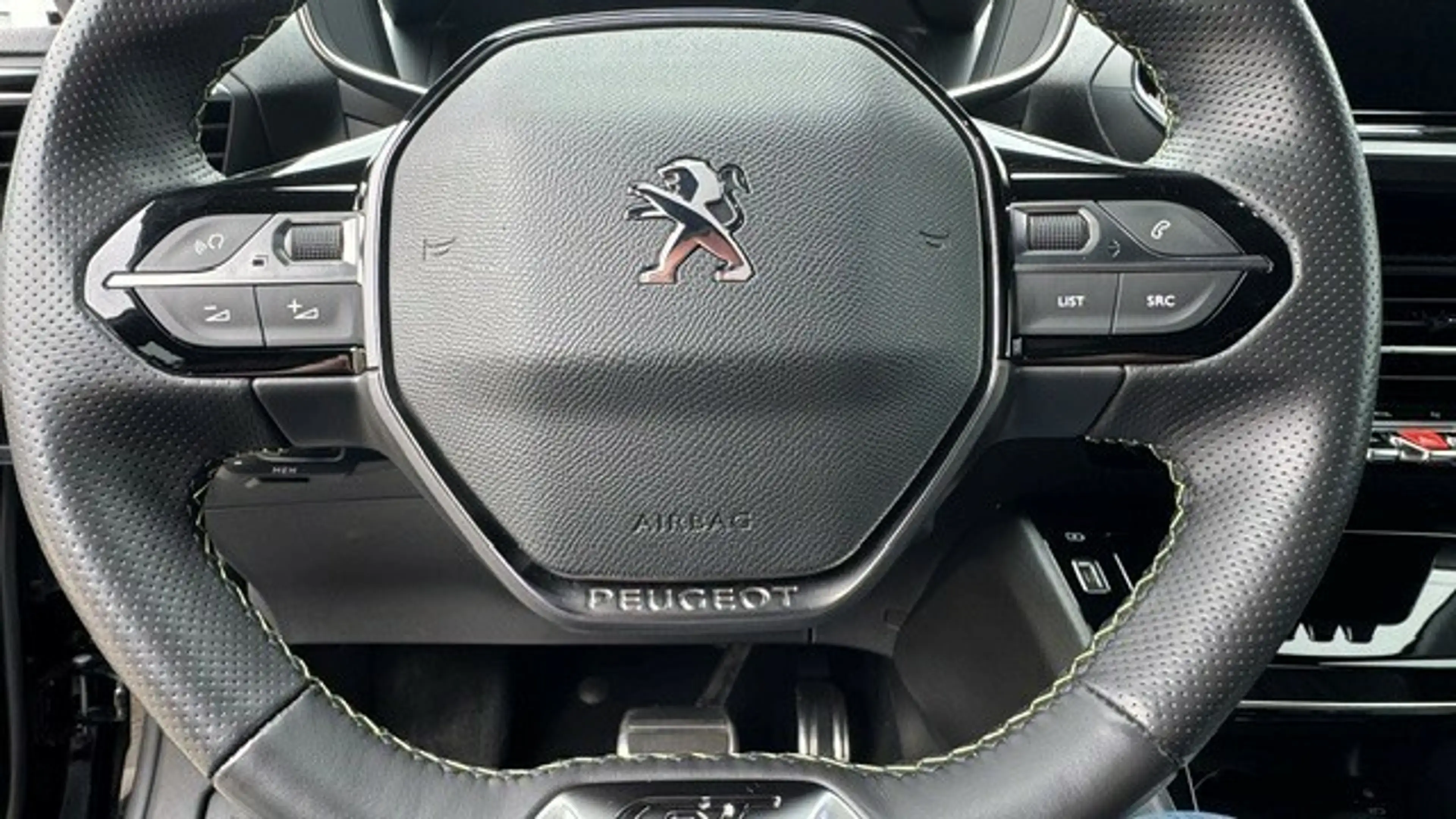 Peugeot e-2008 ELEKTRO GT Leder — photo 12